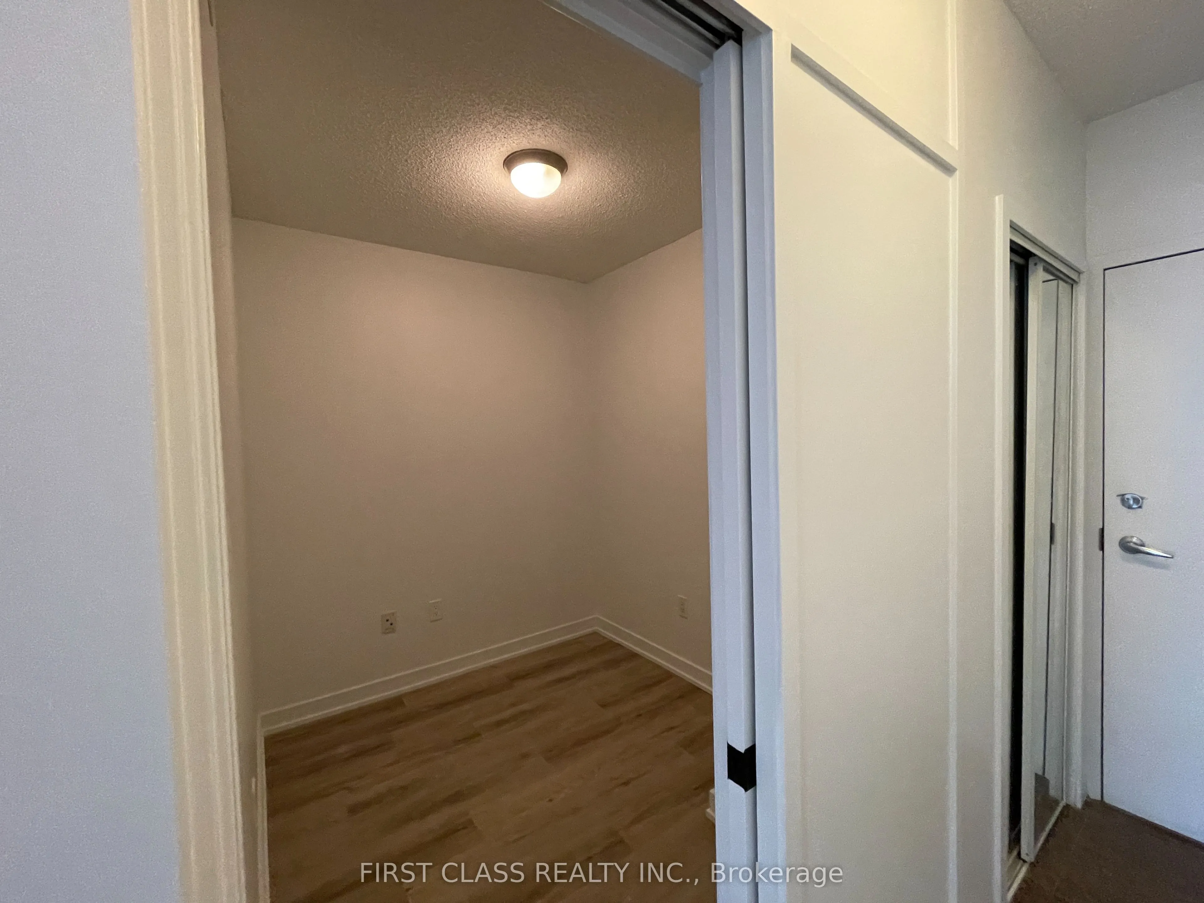 10 Navy Wharf Court, #2507