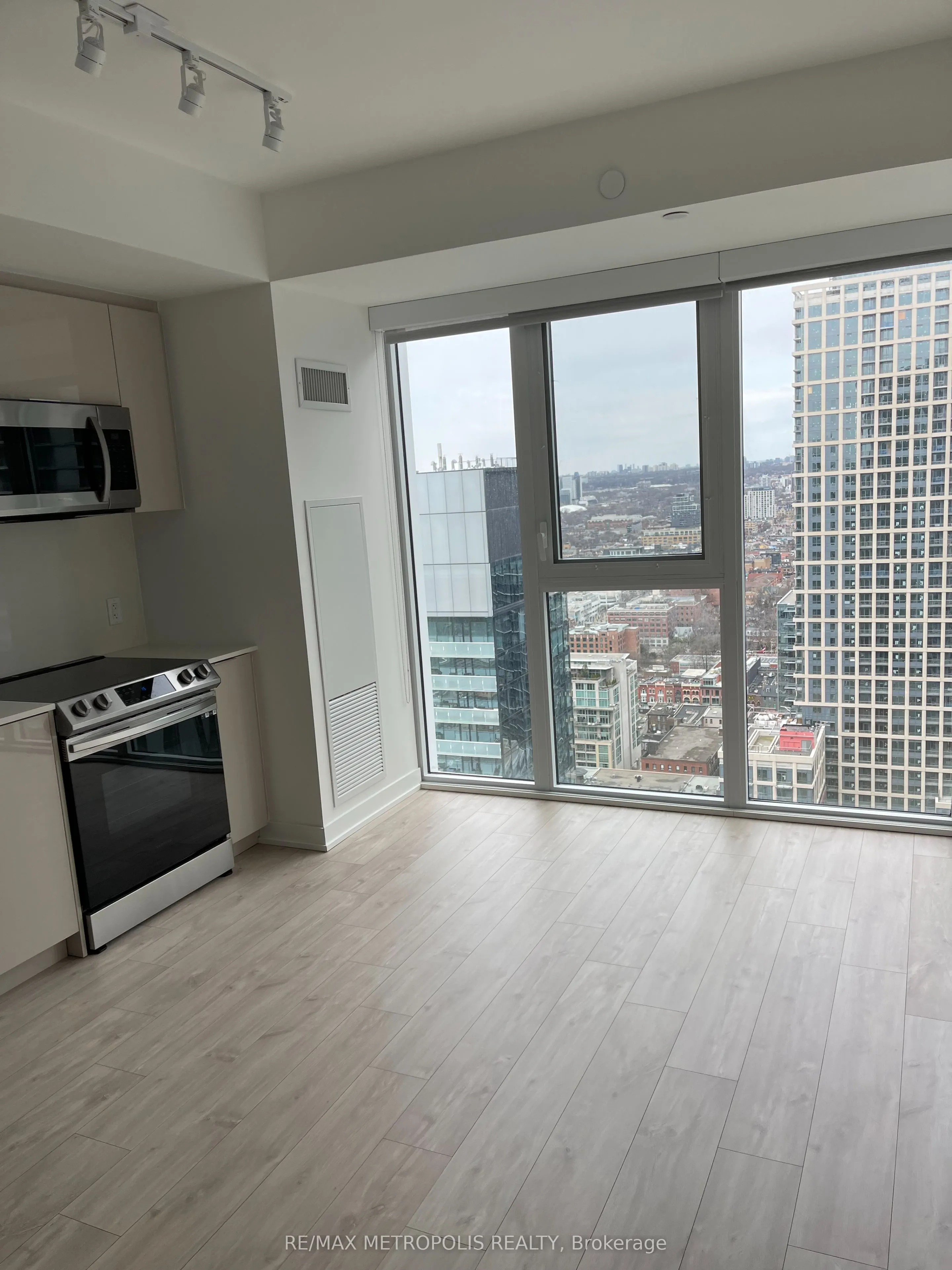 357 King Street W, #3501