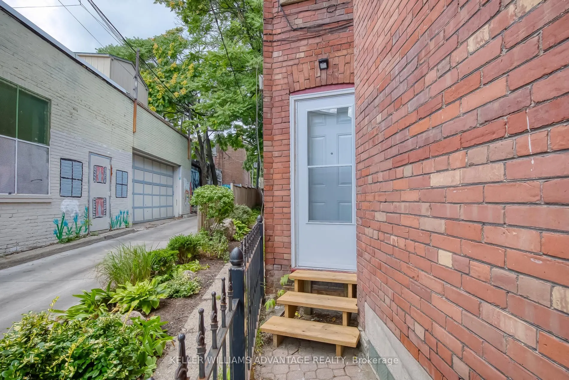 254A Carlton Street
