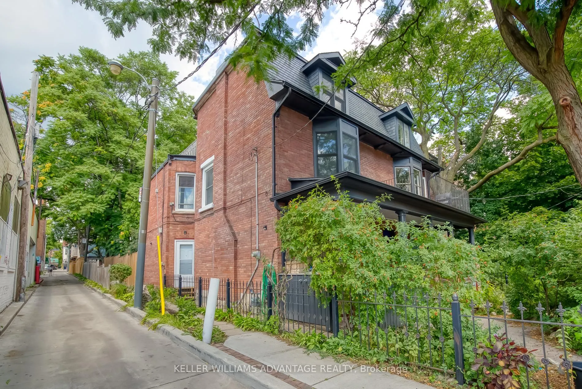 254A Carlton Street