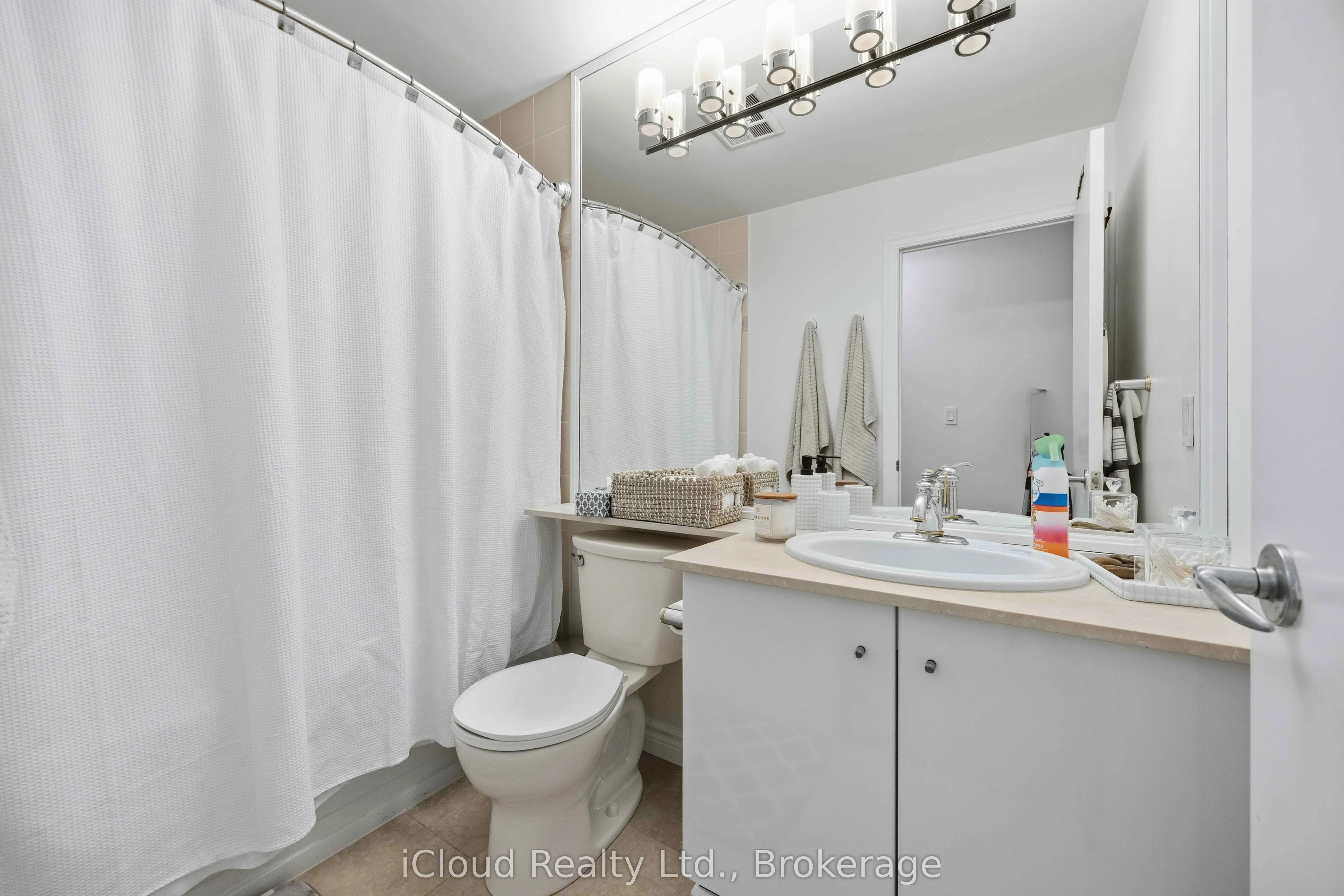 300 Bloor Street E, #2507