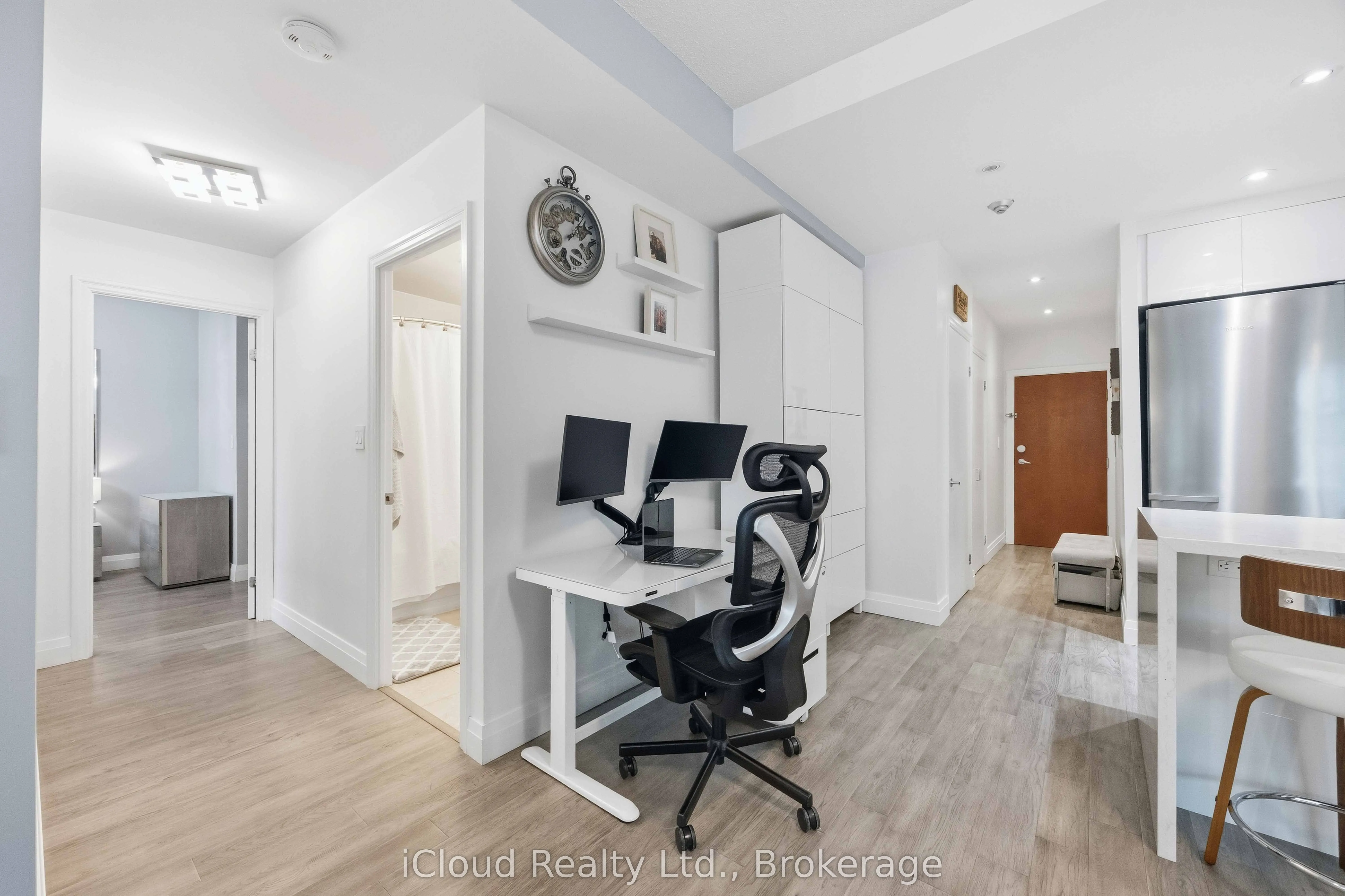 300 Bloor Street E, #2507