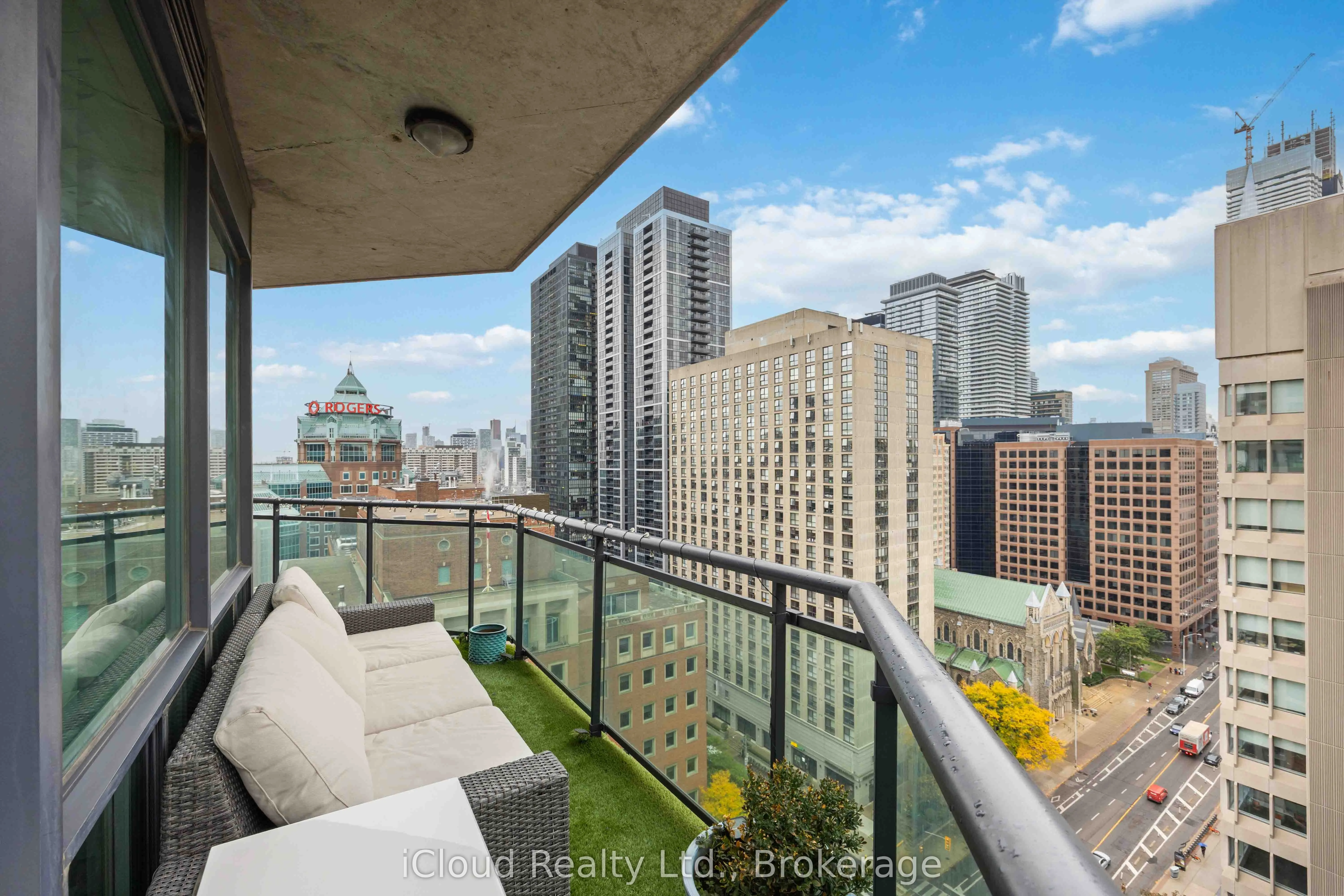 300 Bloor Street E, #2507