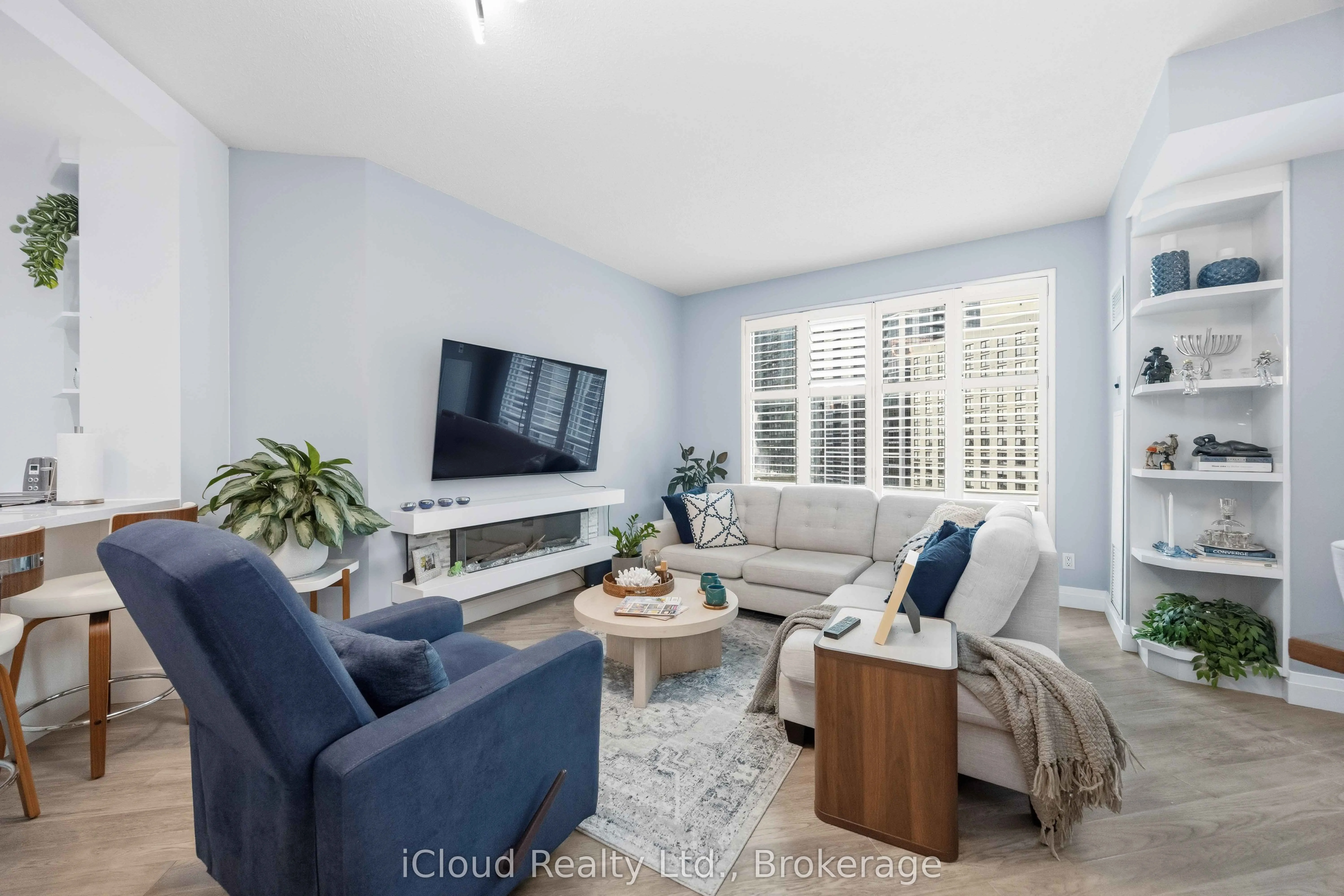 300 Bloor Street E, #2507