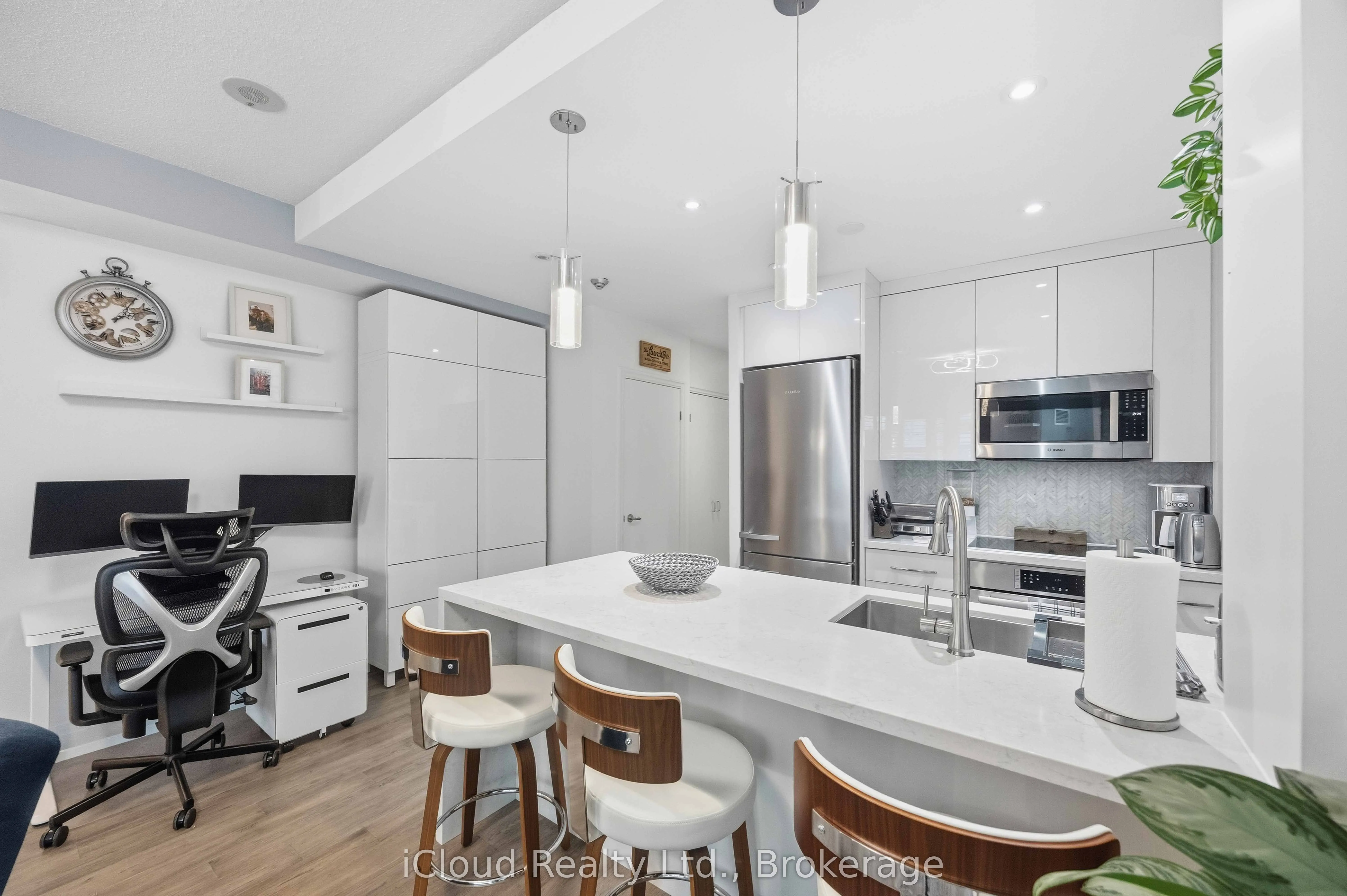 300 Bloor Street E, #2507