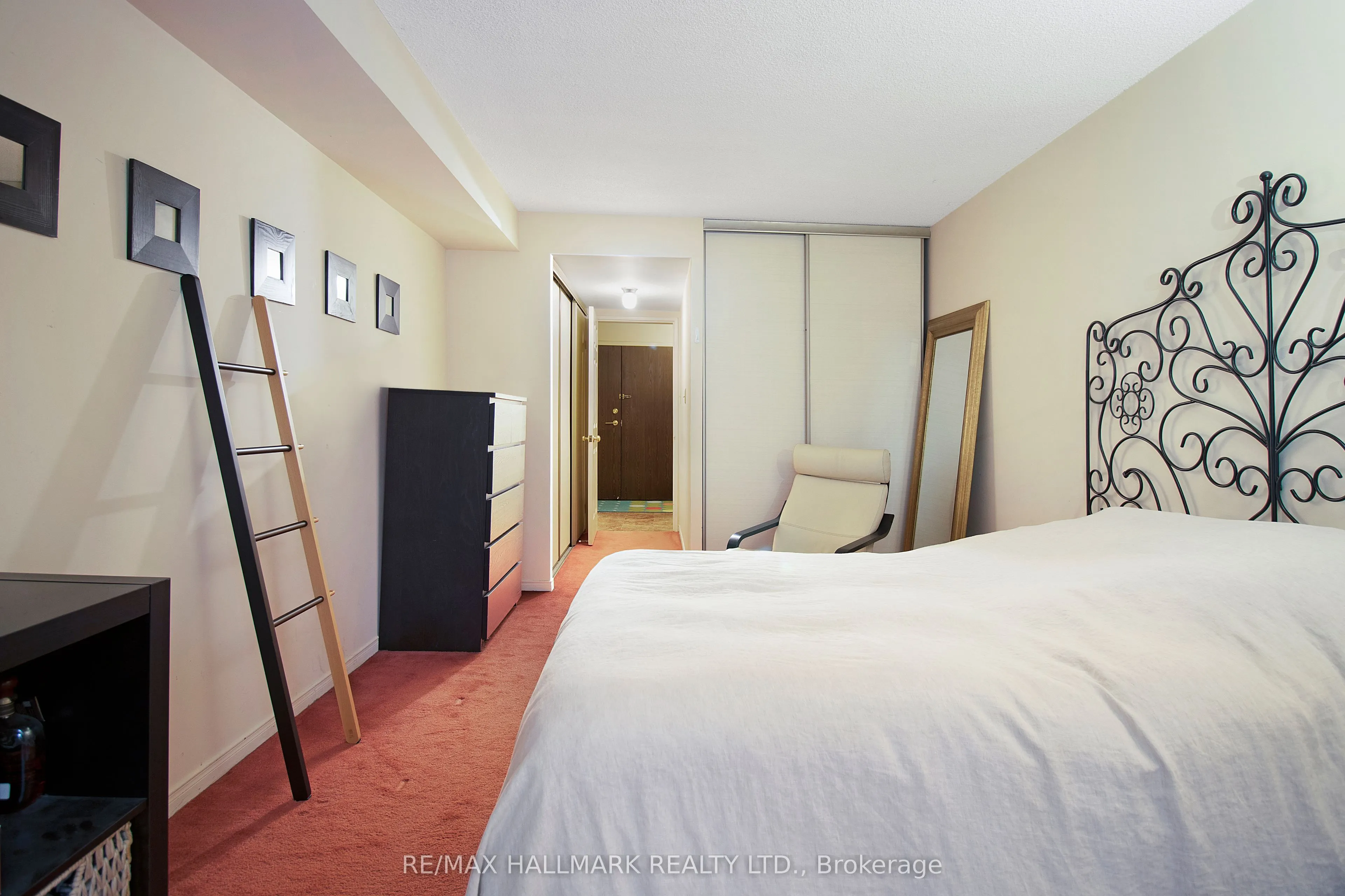 211 St Patrick Street, #307