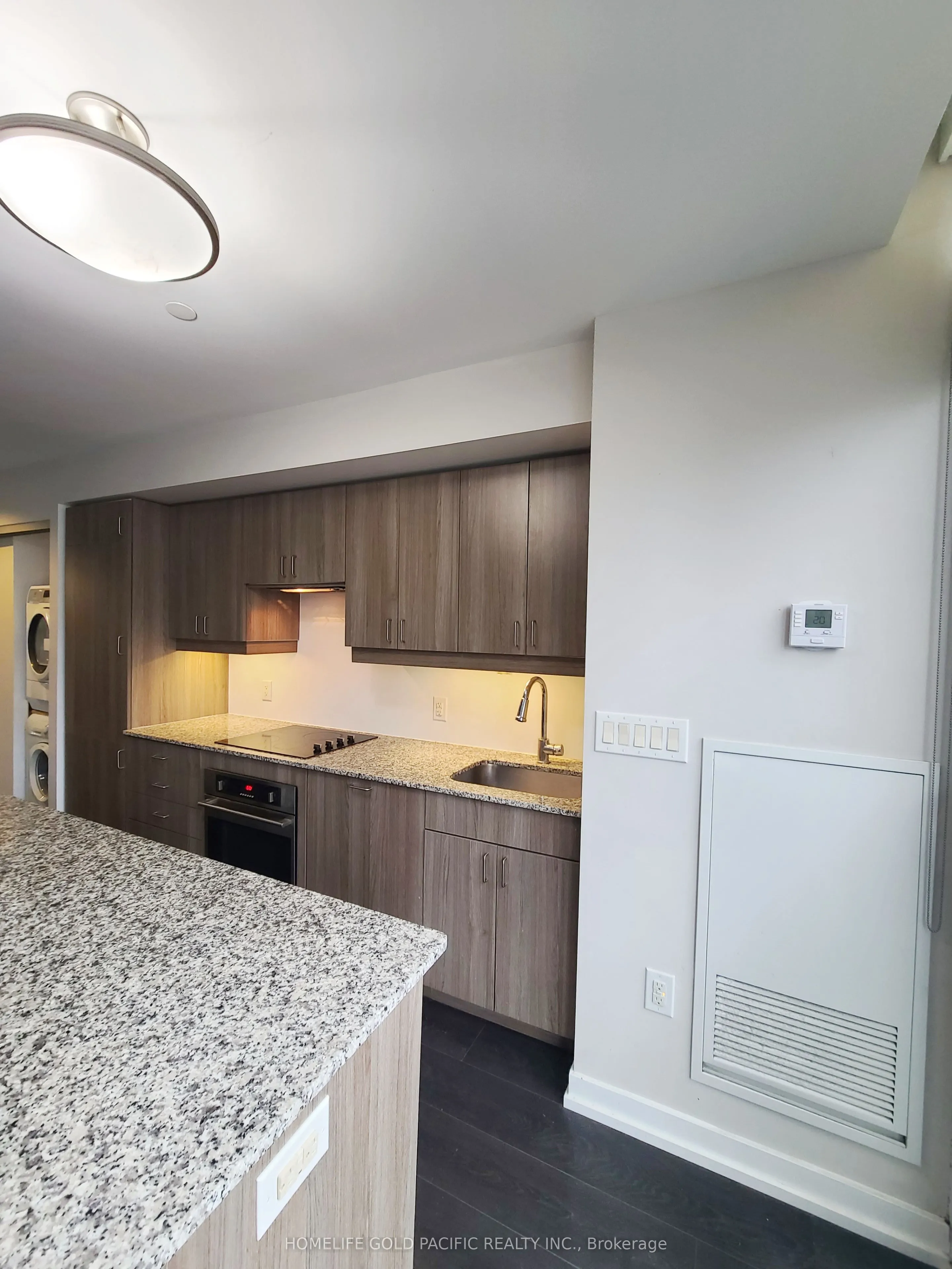 426 University Avenue, #1001
