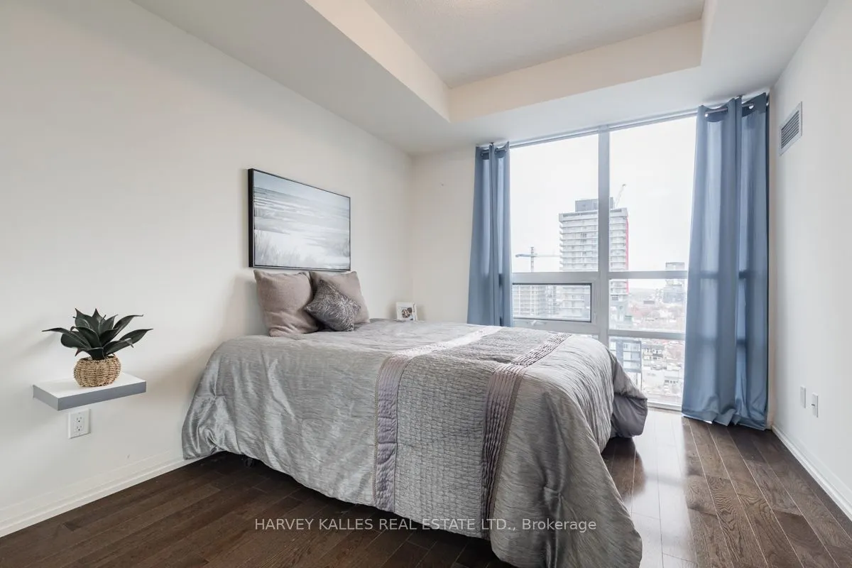 460 Adelaide Street E, #1725
