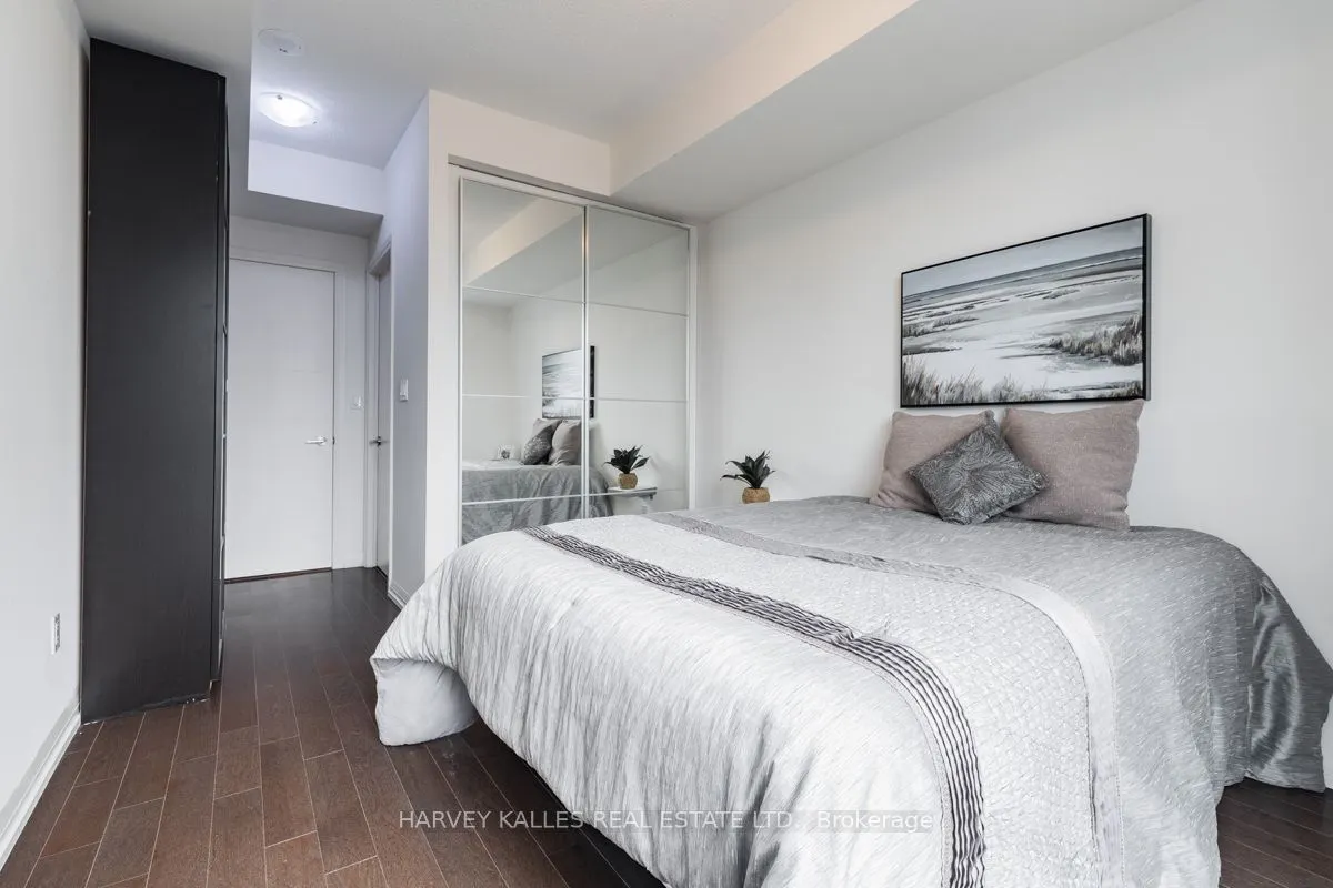 460 Adelaide Street E, #1725