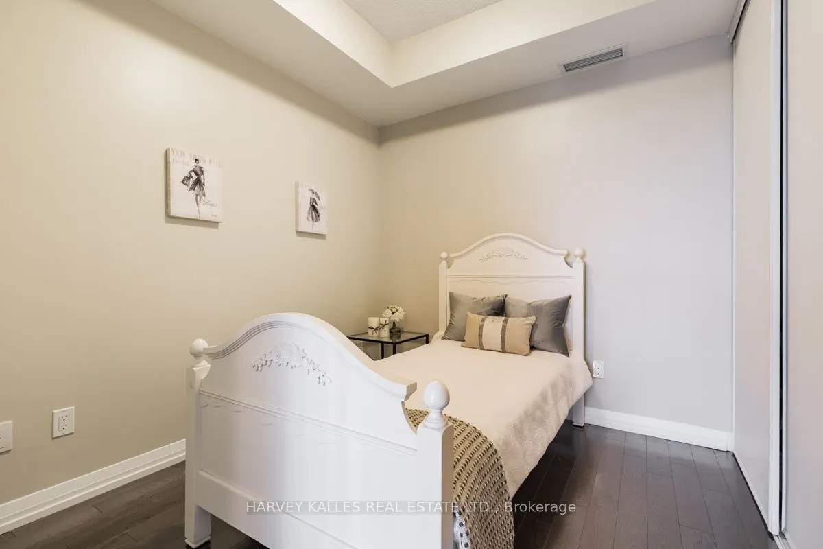 460 Adelaide Street E, #1725
