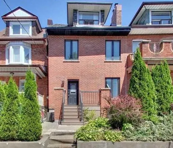 4 Stonehouse Crescent