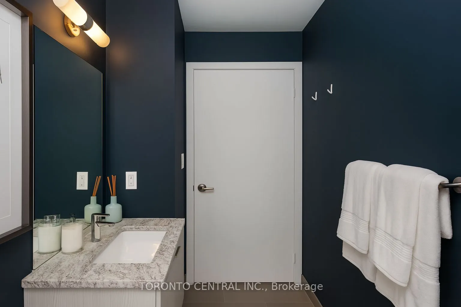 109 Ossington Avenue, #512
