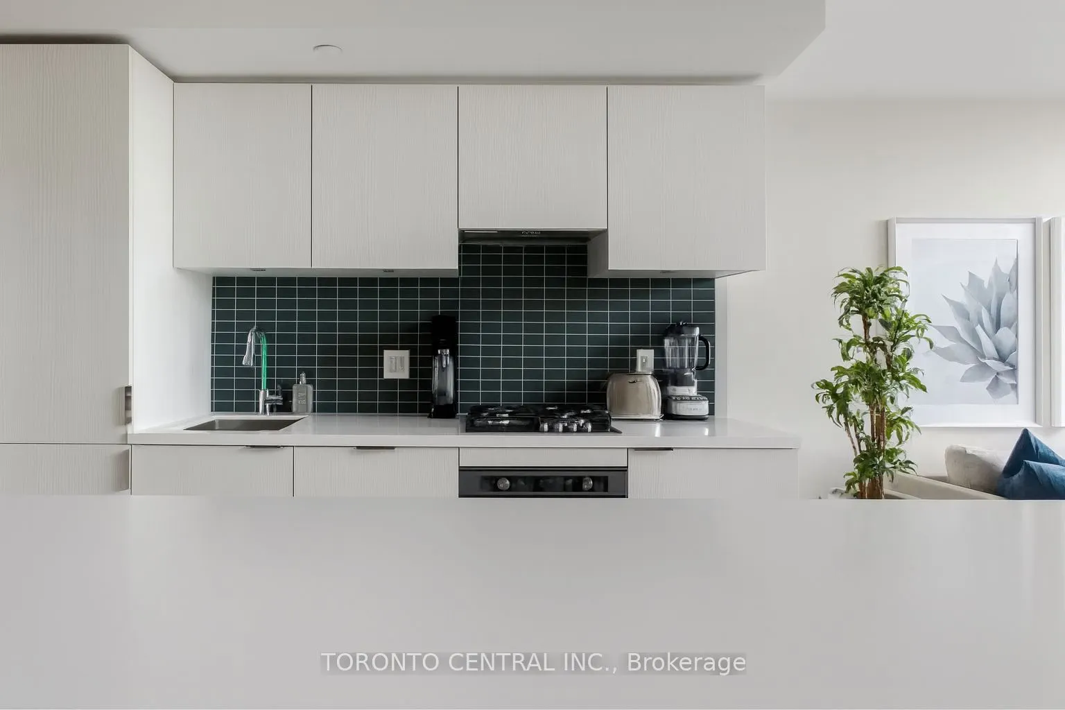 109 Ossington Avenue, #512