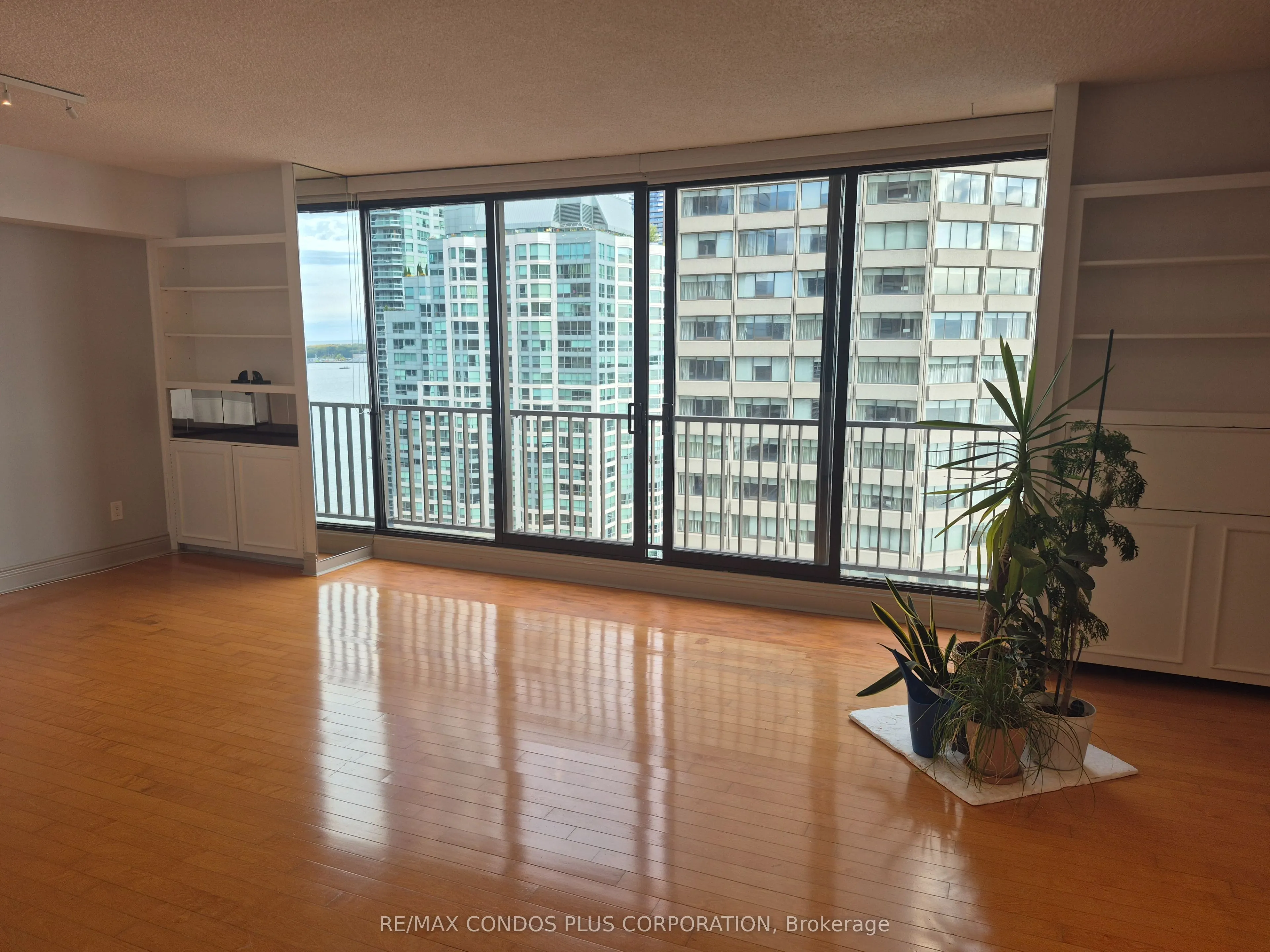 33 Harbour Square, #2036