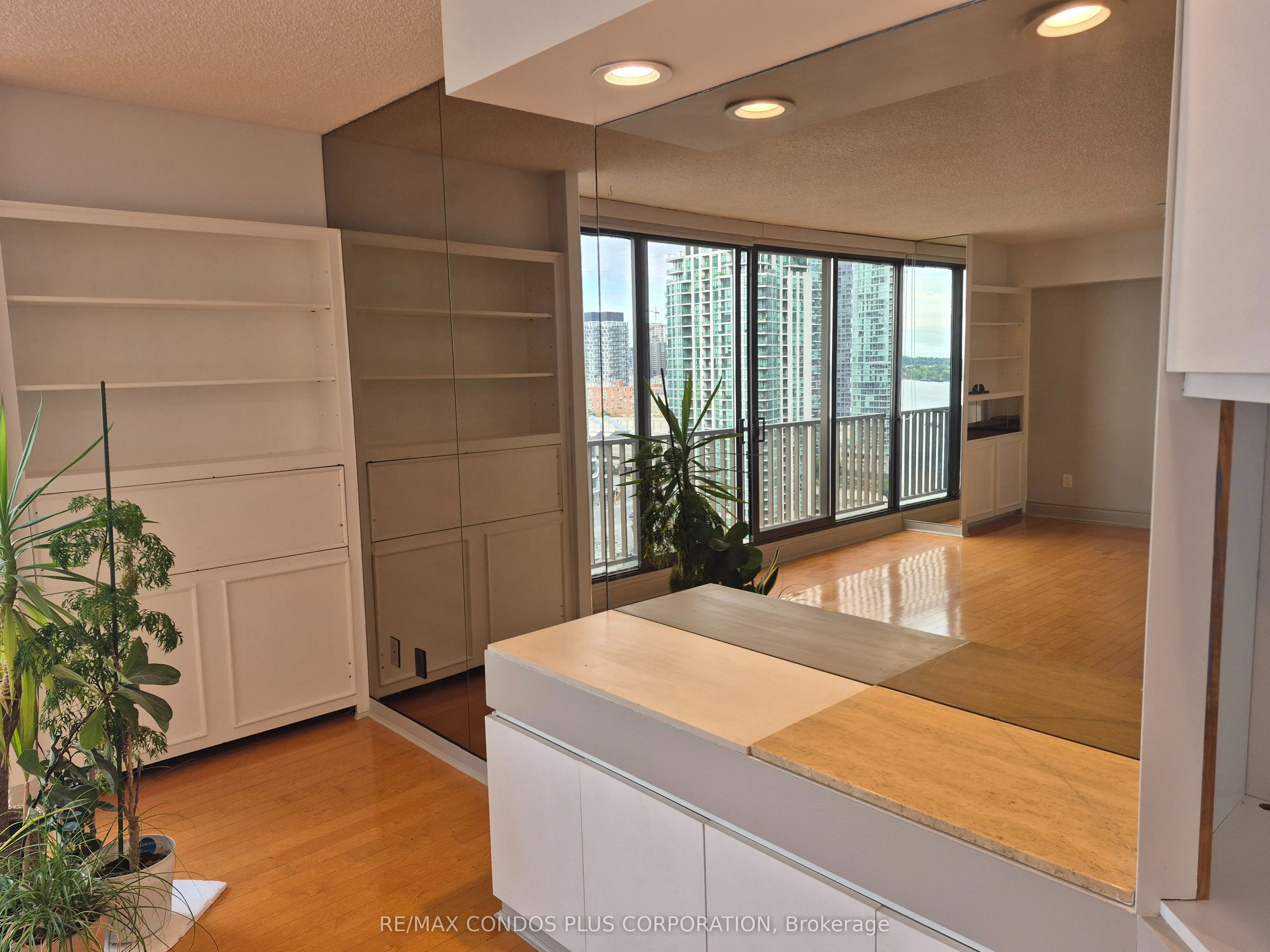 33 Harbour Square, #2036