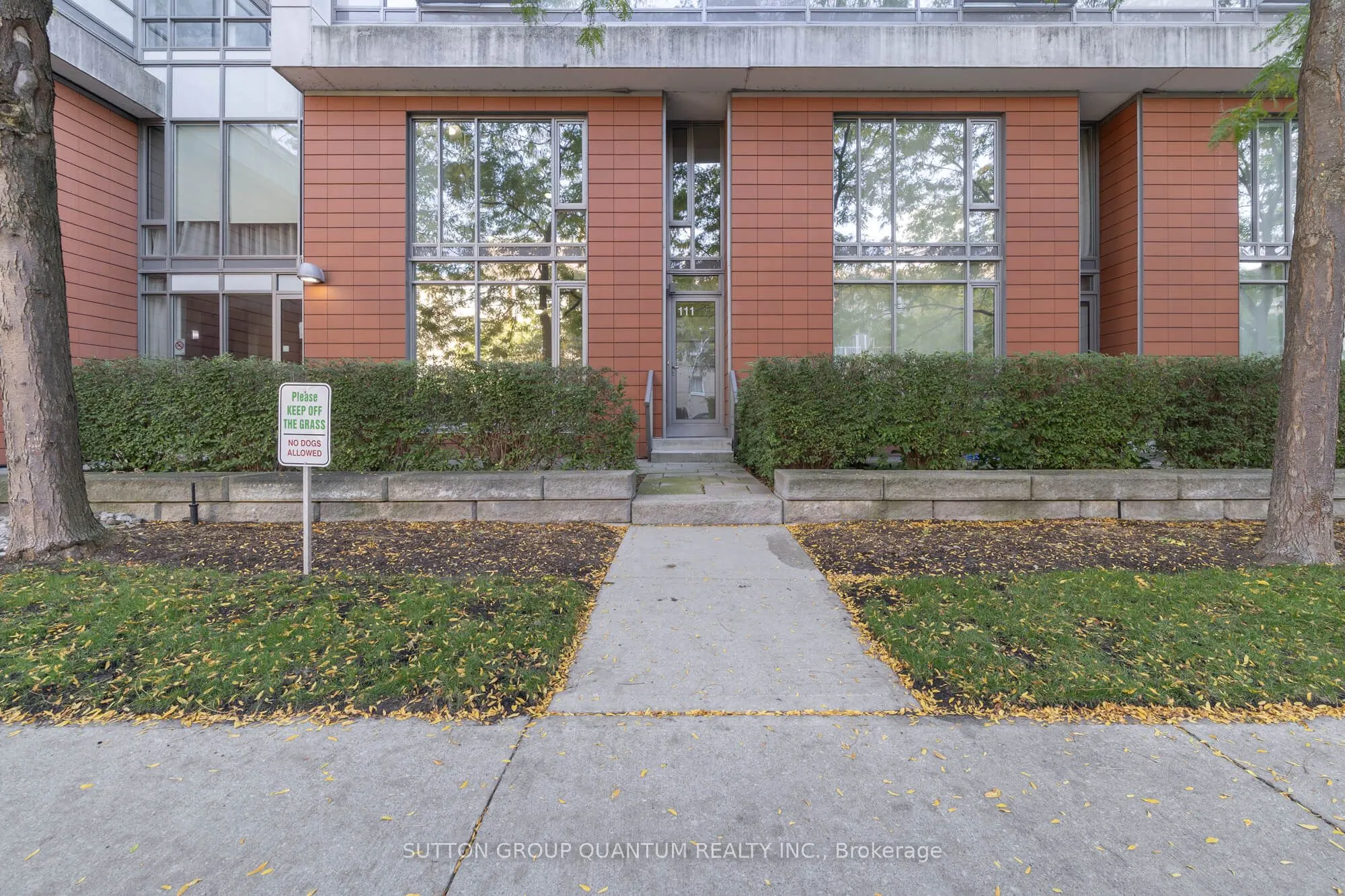 90 Stadium Road, #TH111