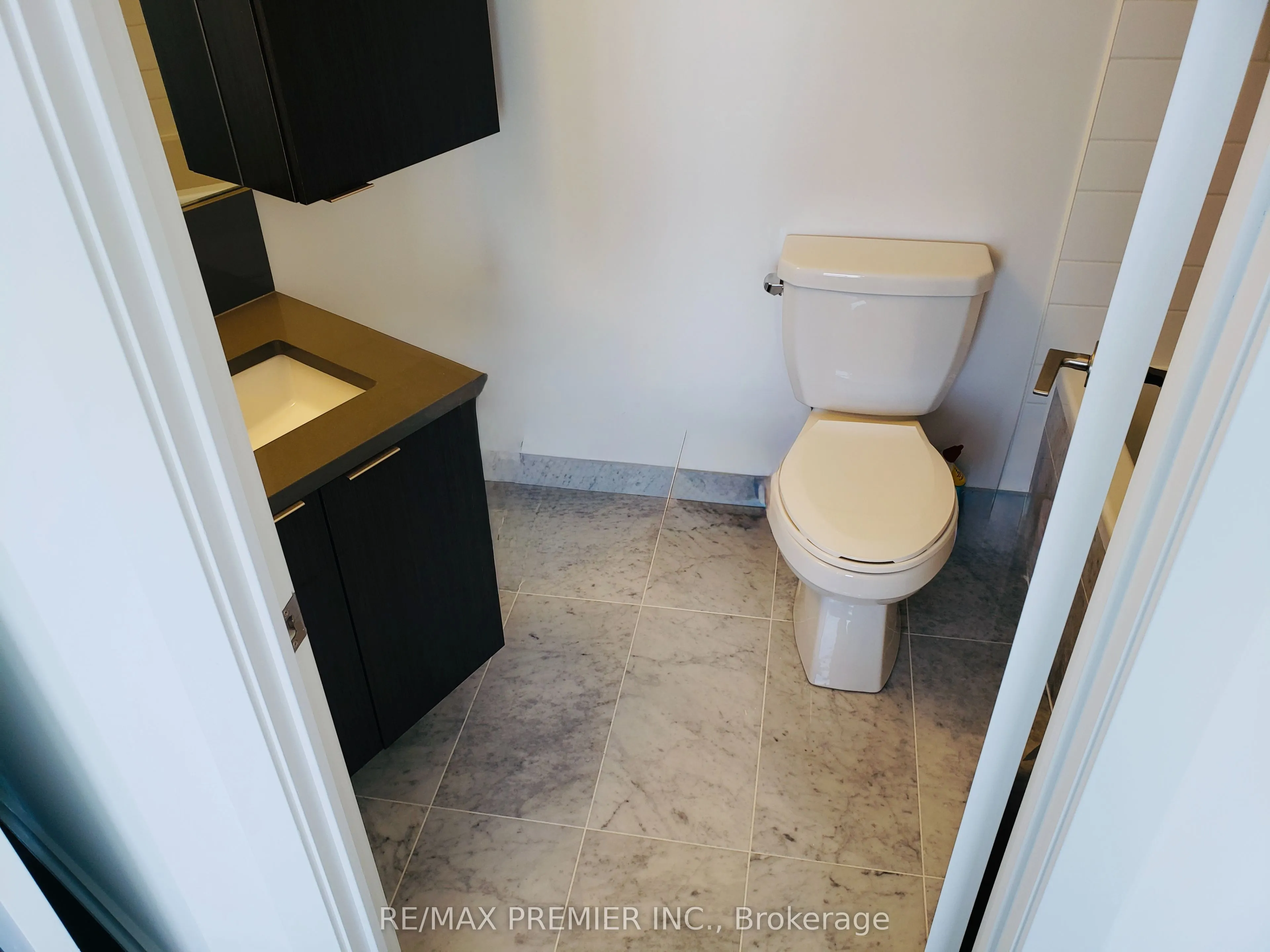 38 Iannuzzi Street, #2204