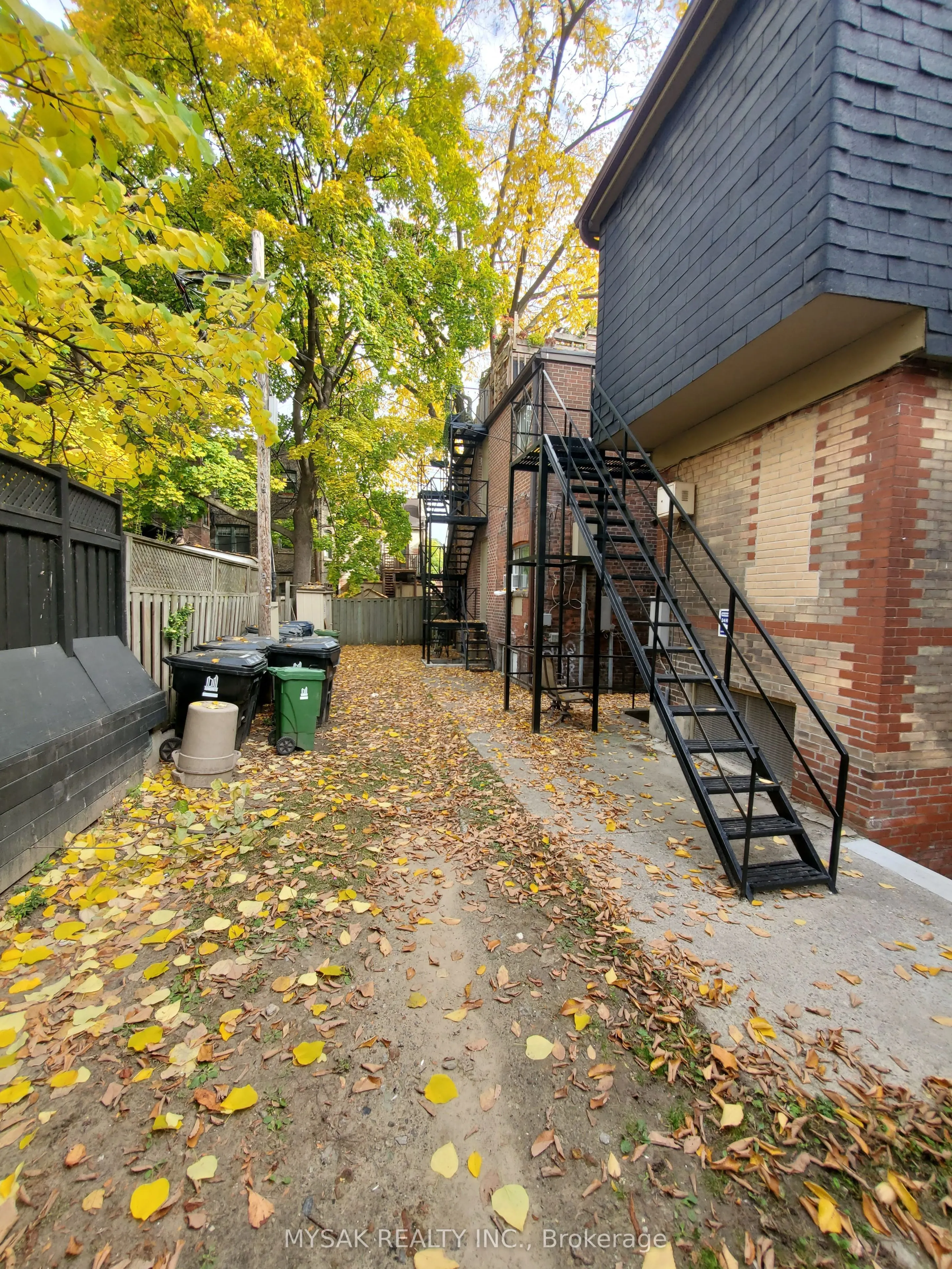 52 Dundonald Street
