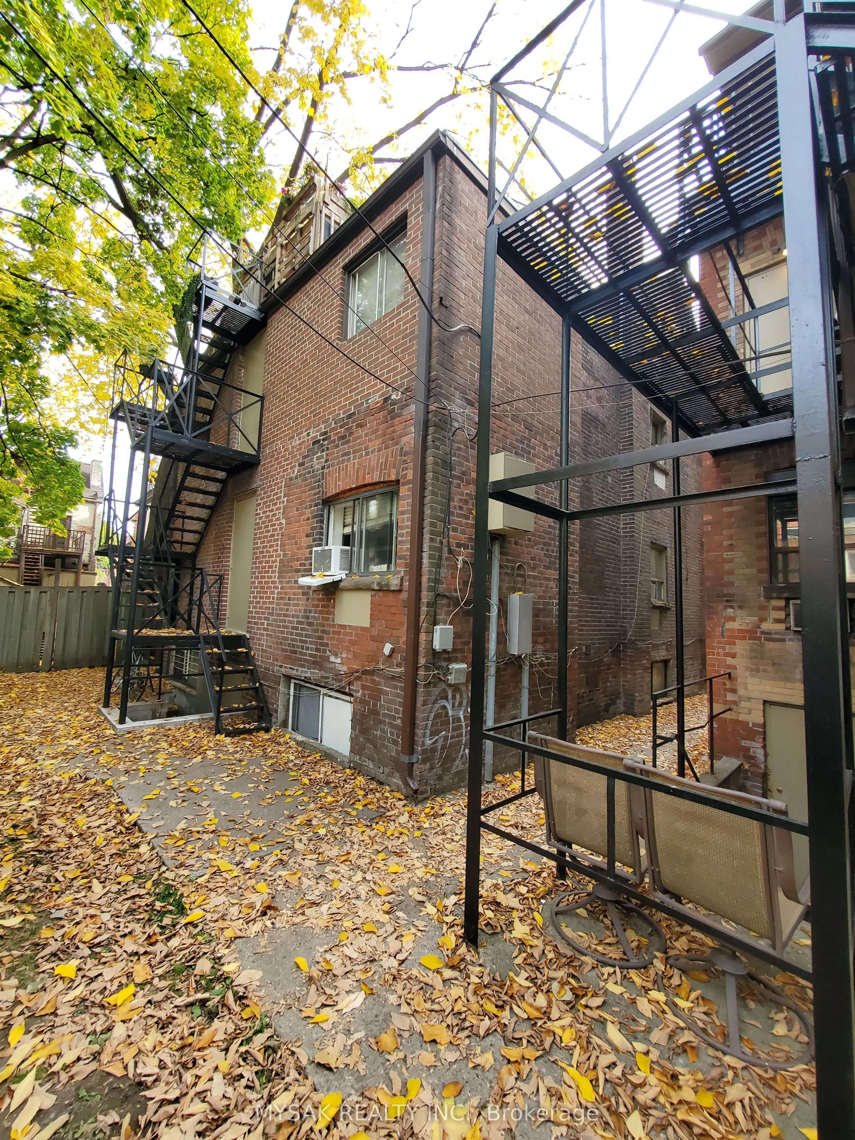 52 Dundonald Street