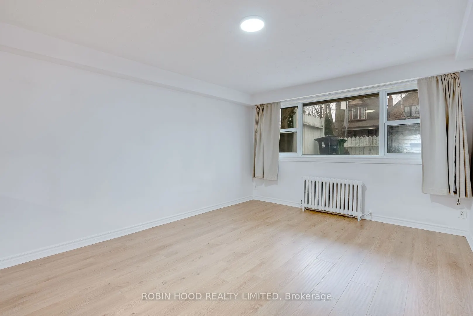 104 Gloucester Grove, #PH1