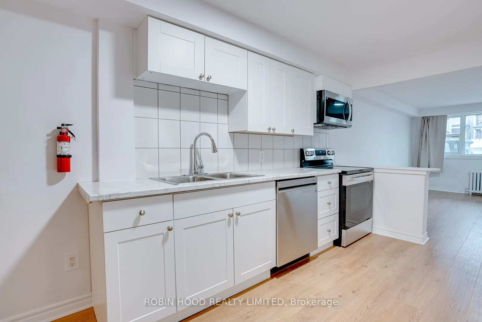 104 Gloucester Grove, #PH1