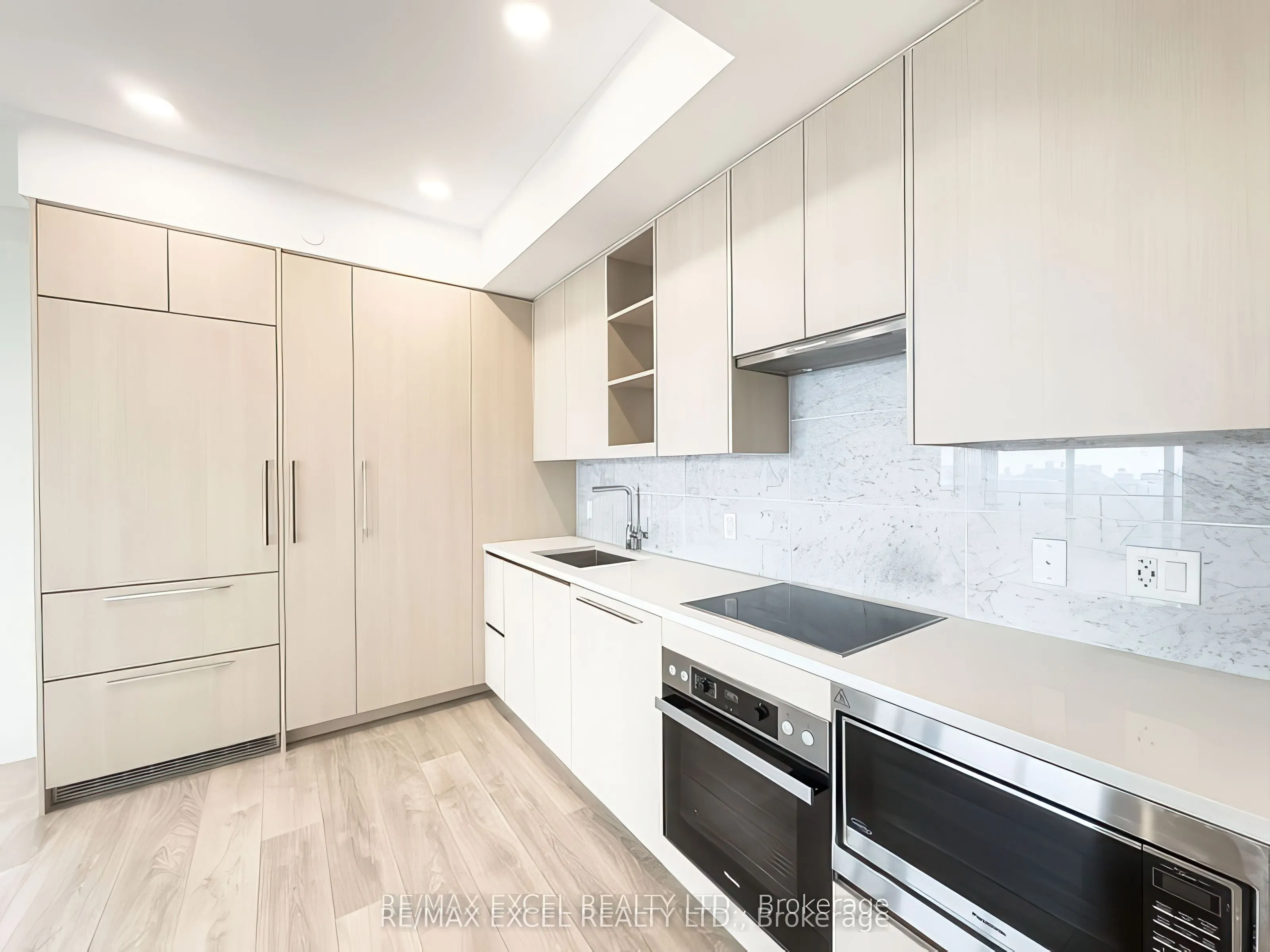 95 McMahon Drive, #2209