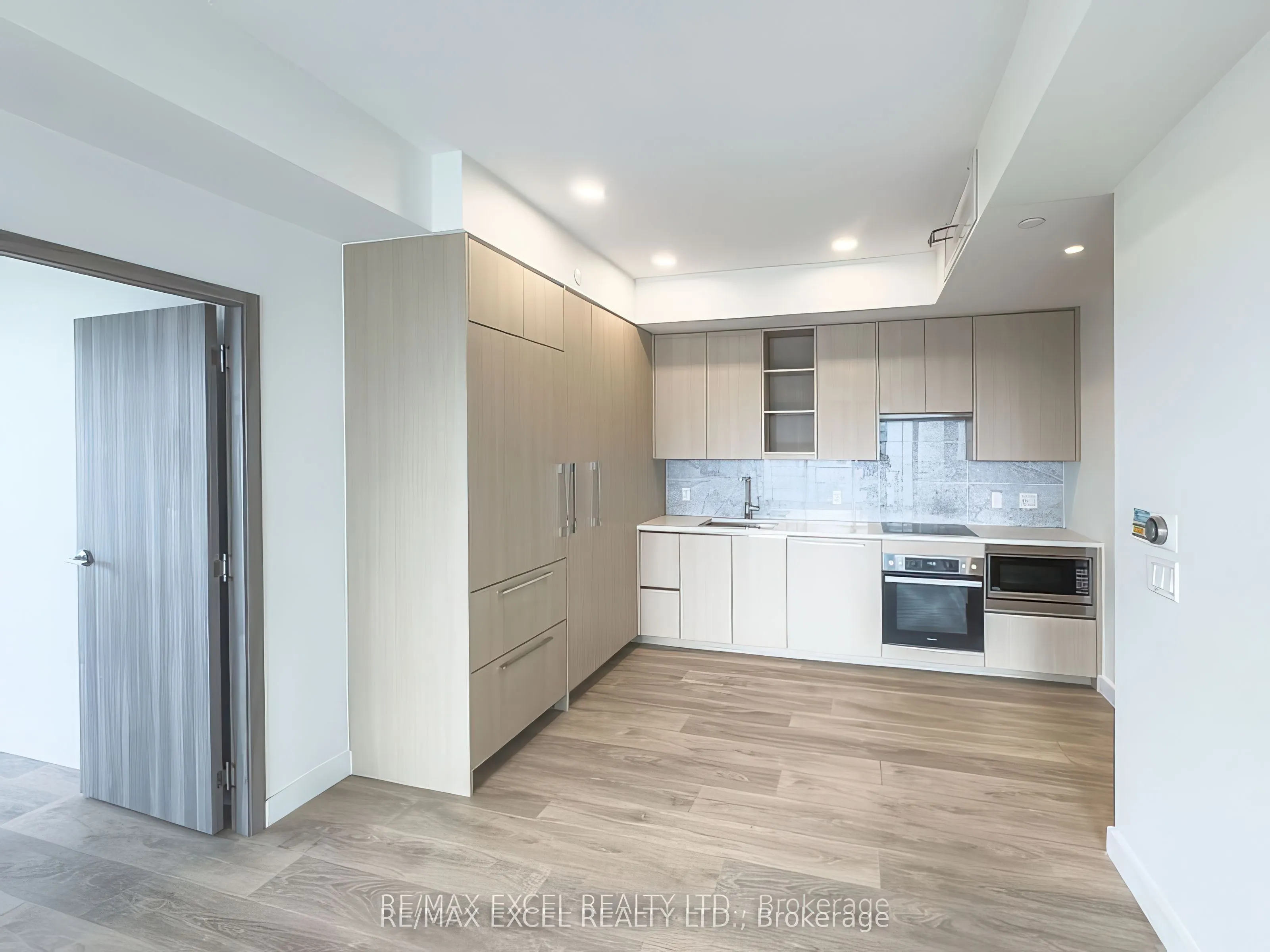 95 McMahon Drive, #2209