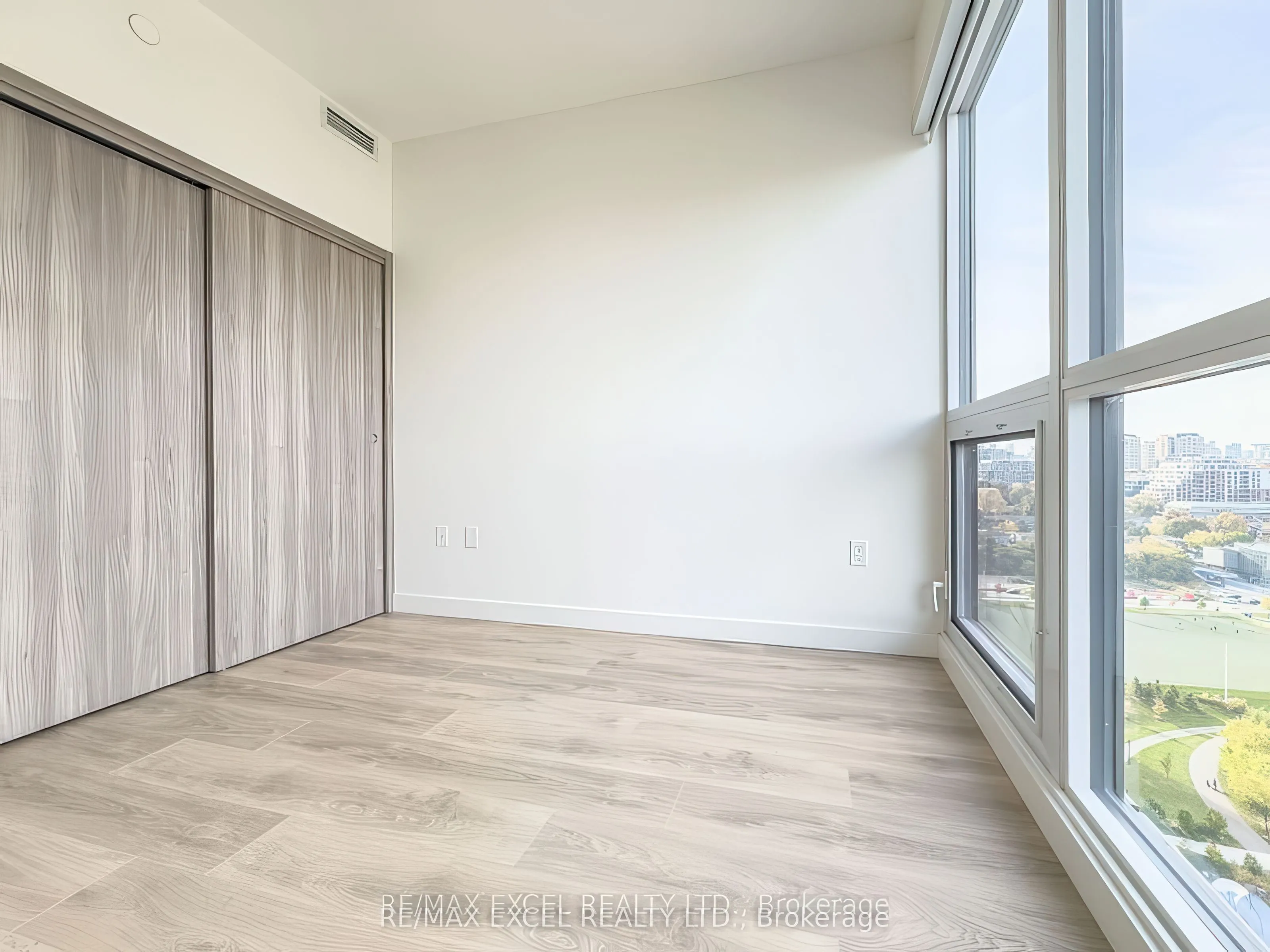 95 McMahon Drive, #2209