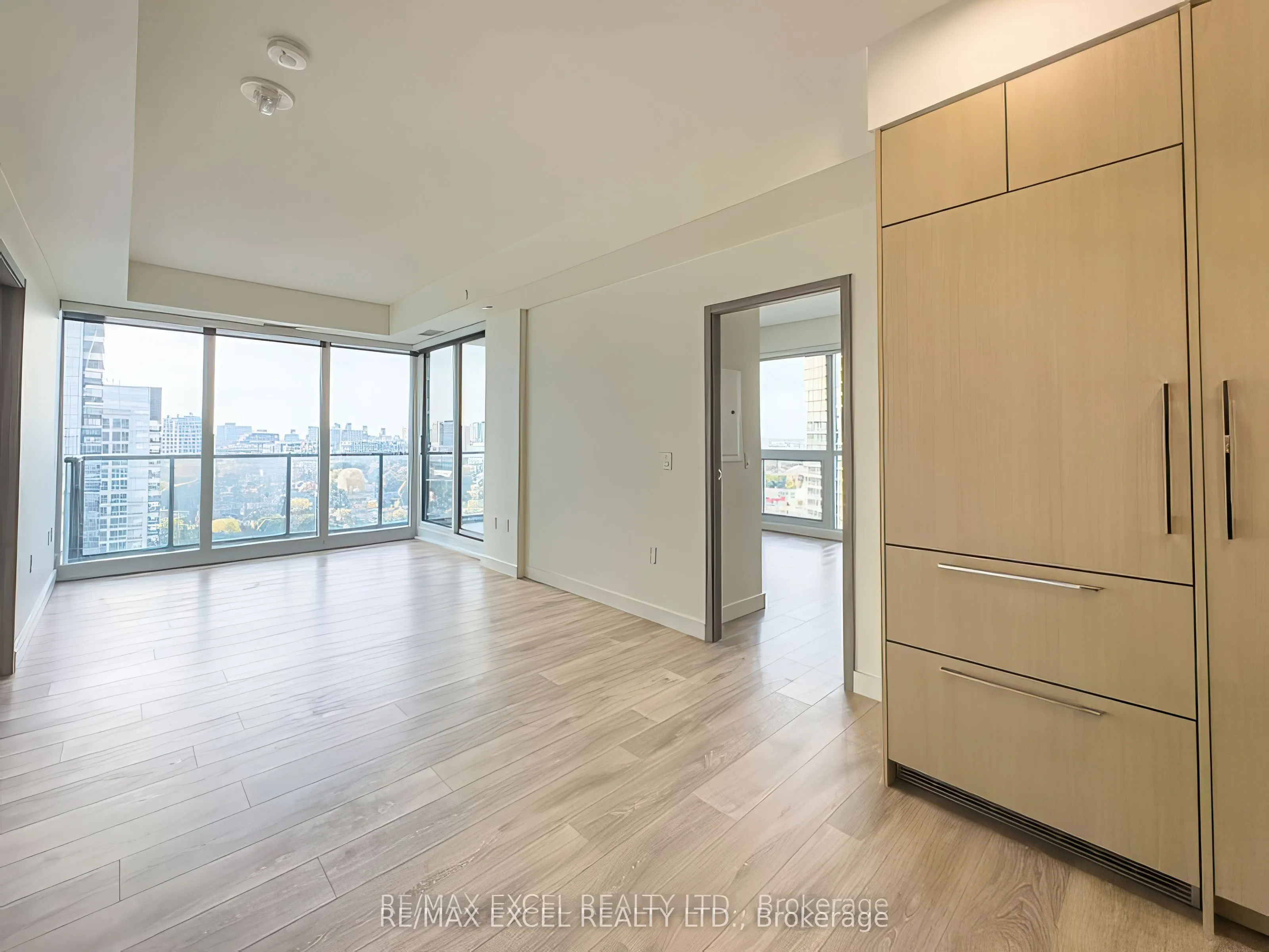 95 McMahon Drive, #2209