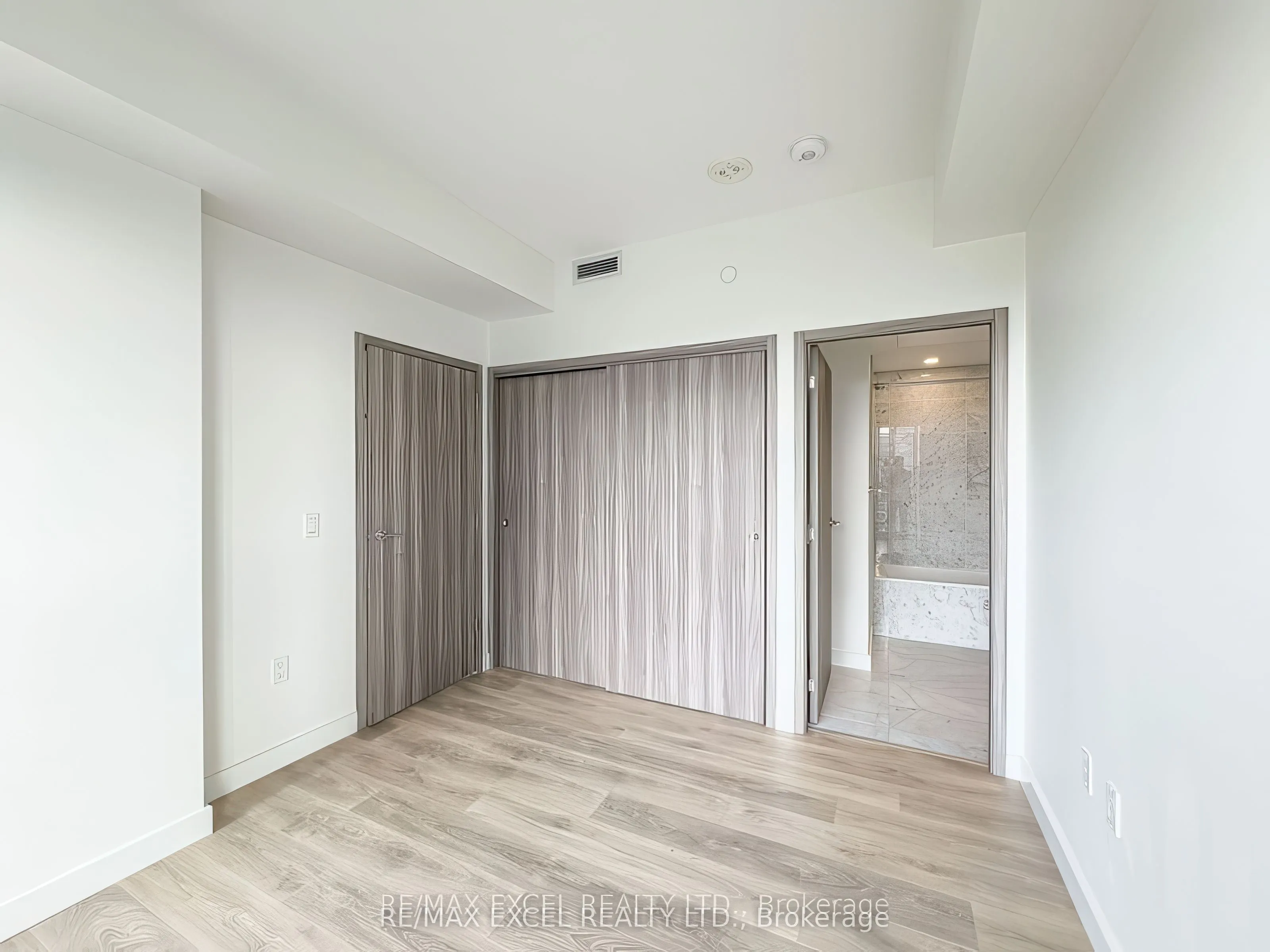 95 McMahon Drive, #2209