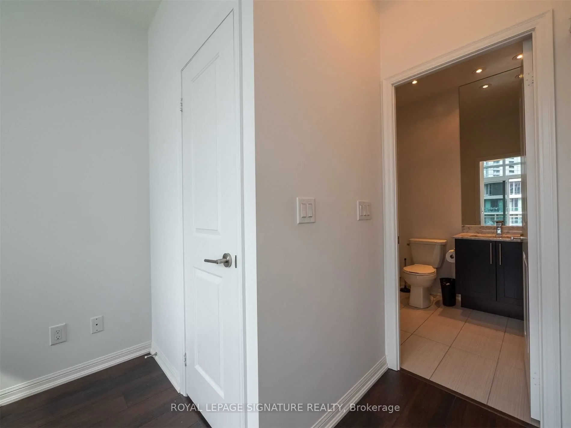 35 Bastion Street, #2012