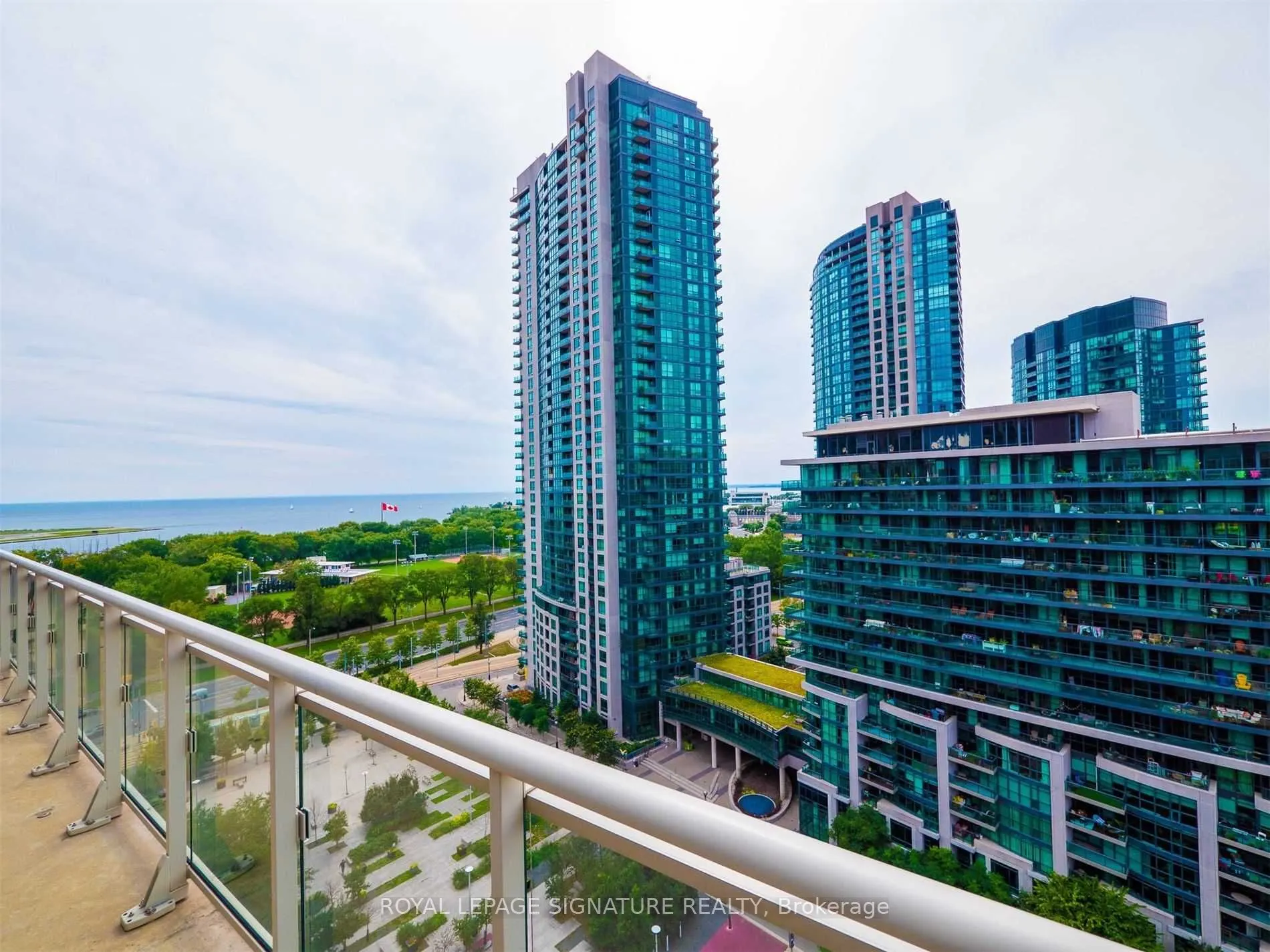 35 Bastion Street, #2012