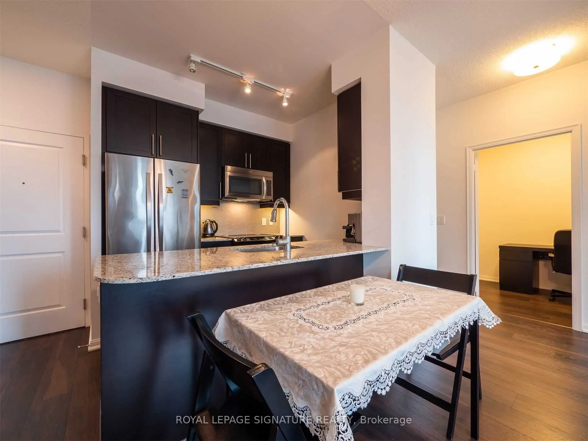 35 Bastion Street, #2012