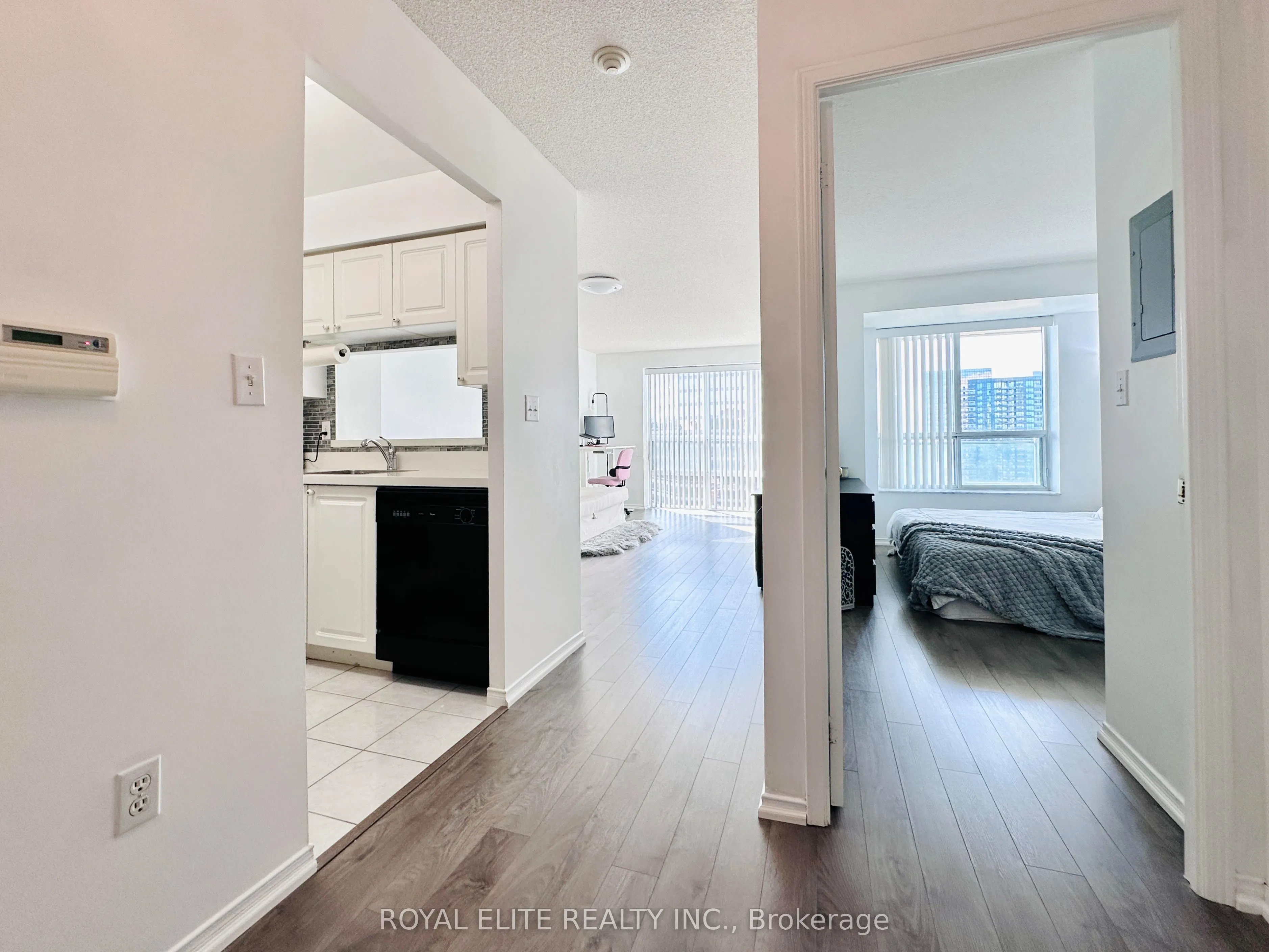 1 Pemberton Avenue, #2001