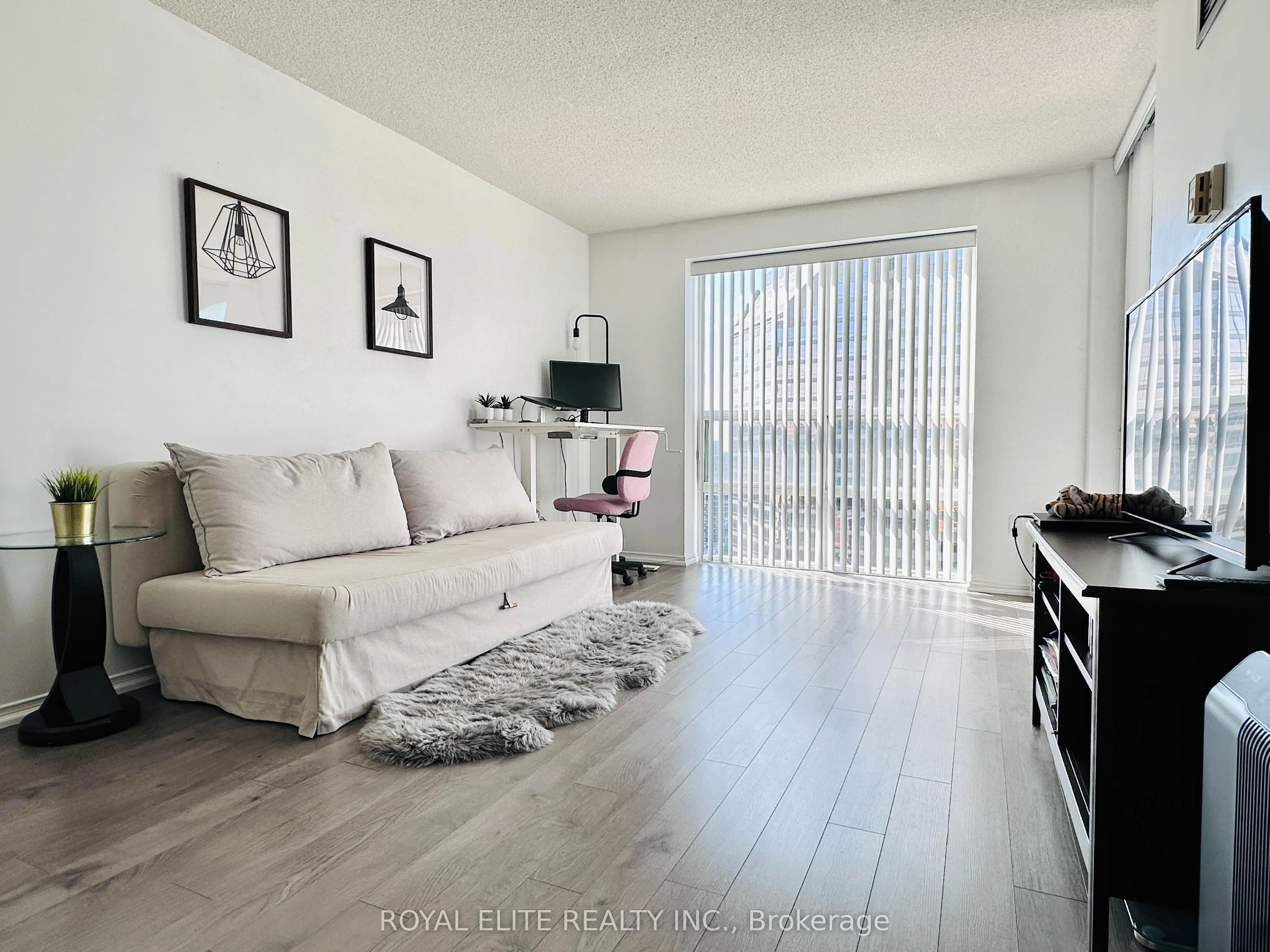 1 Pemberton Avenue, #2001