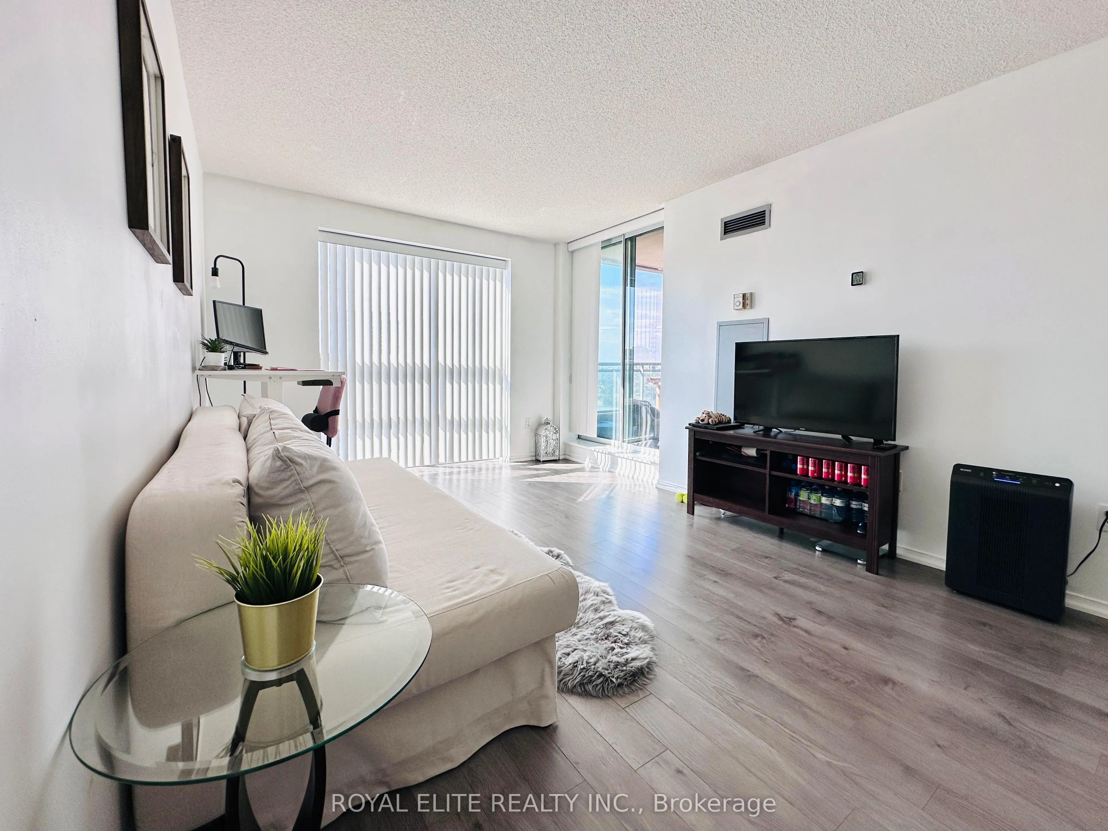 1 Pemberton Avenue, #2001