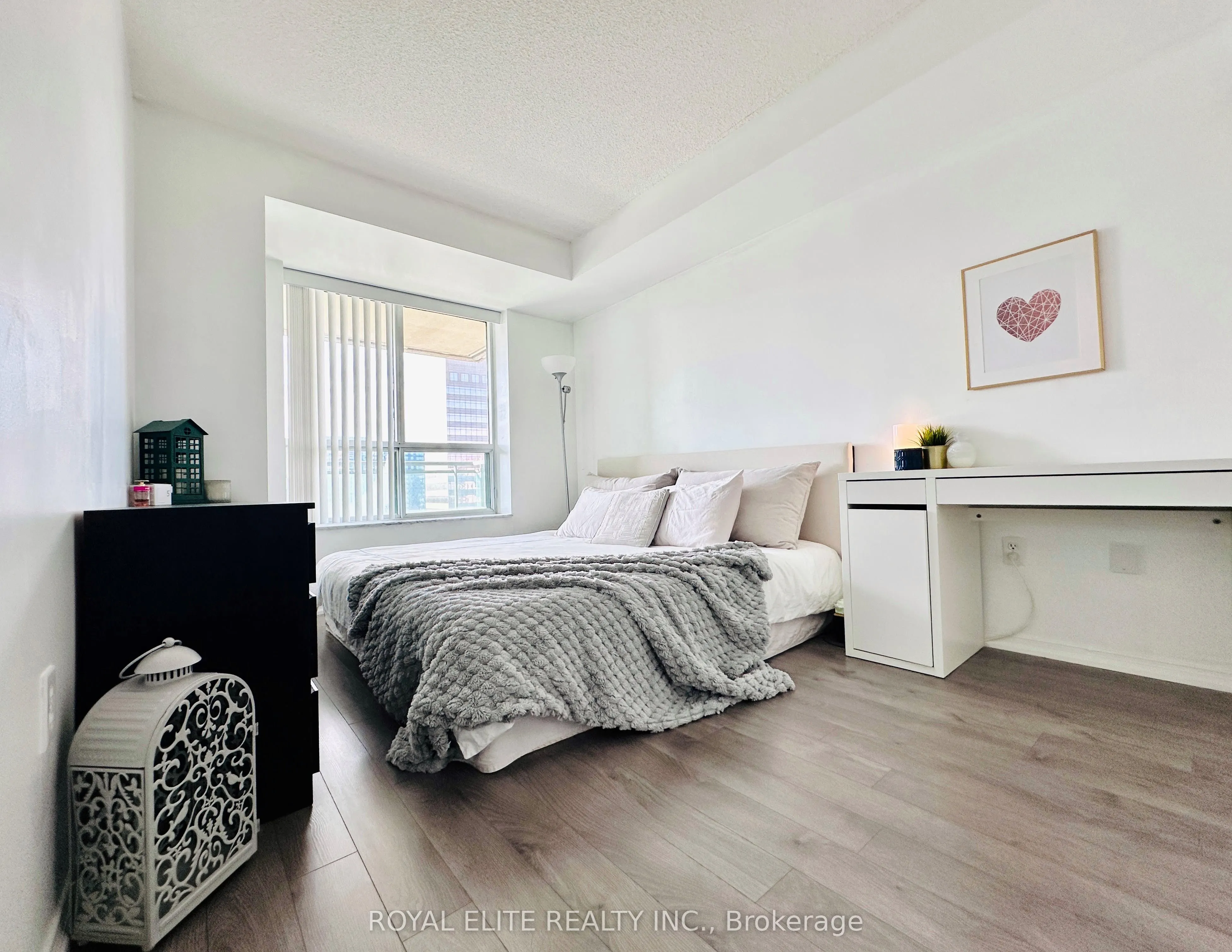 1 Pemberton Avenue, #2001