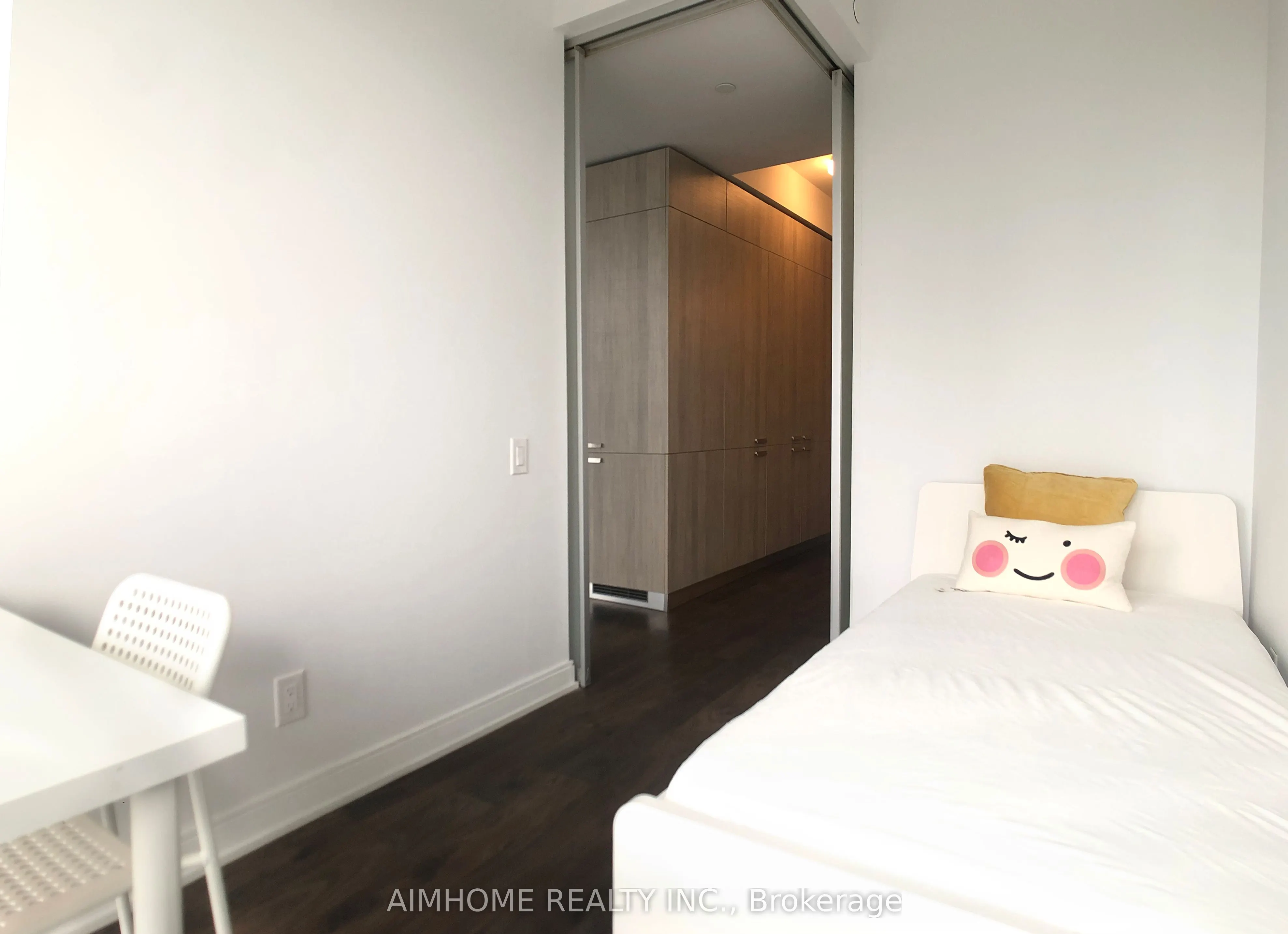 50 Charles Street E, #2315