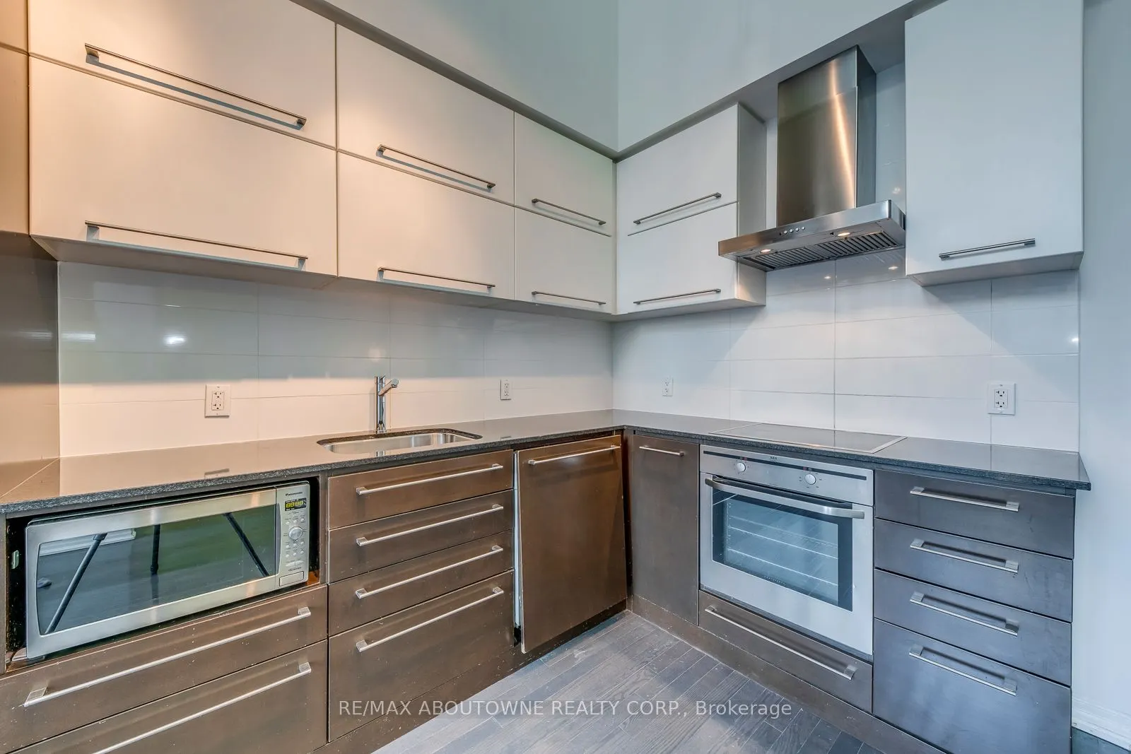 770 Bay Street, #202
