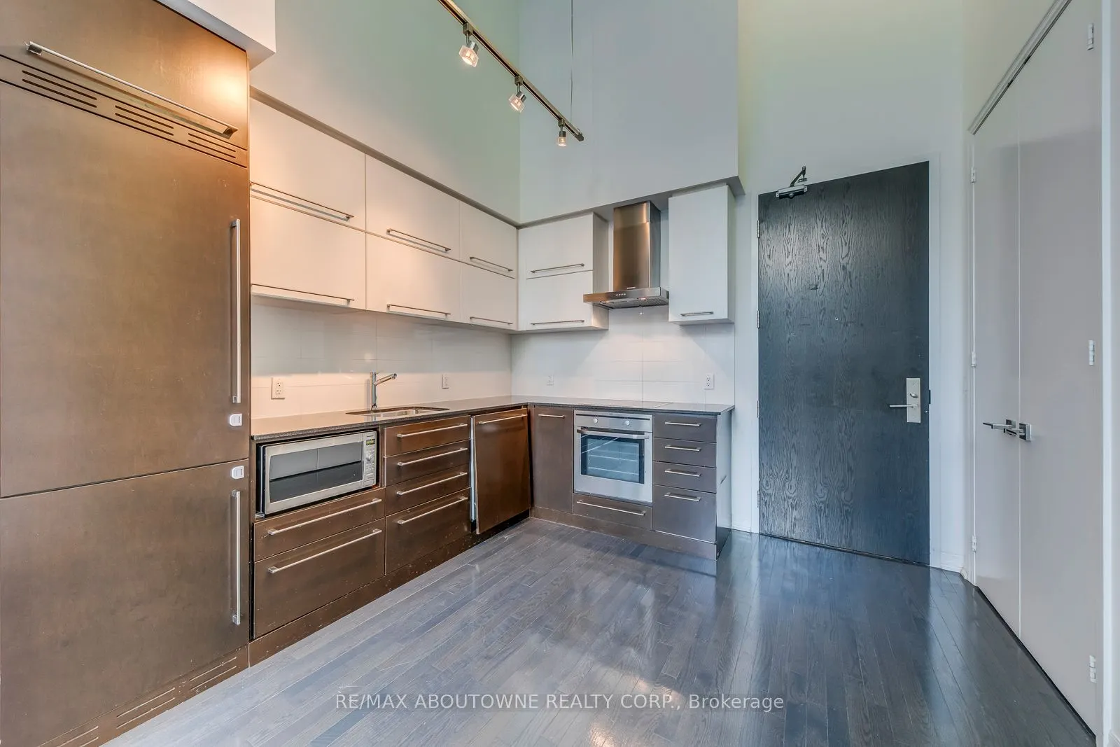 770 Bay Street, #202