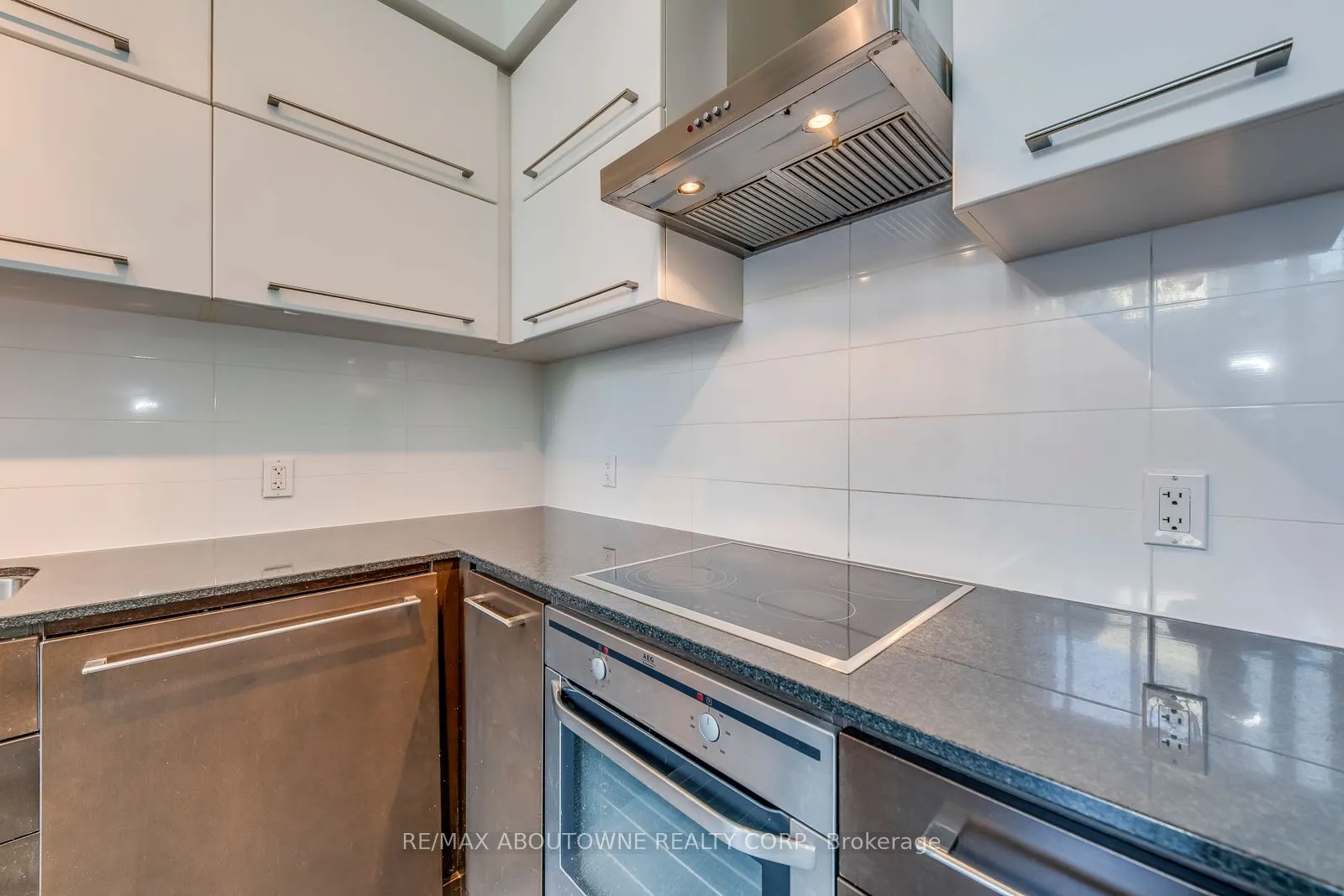 770 Bay Street, #202
