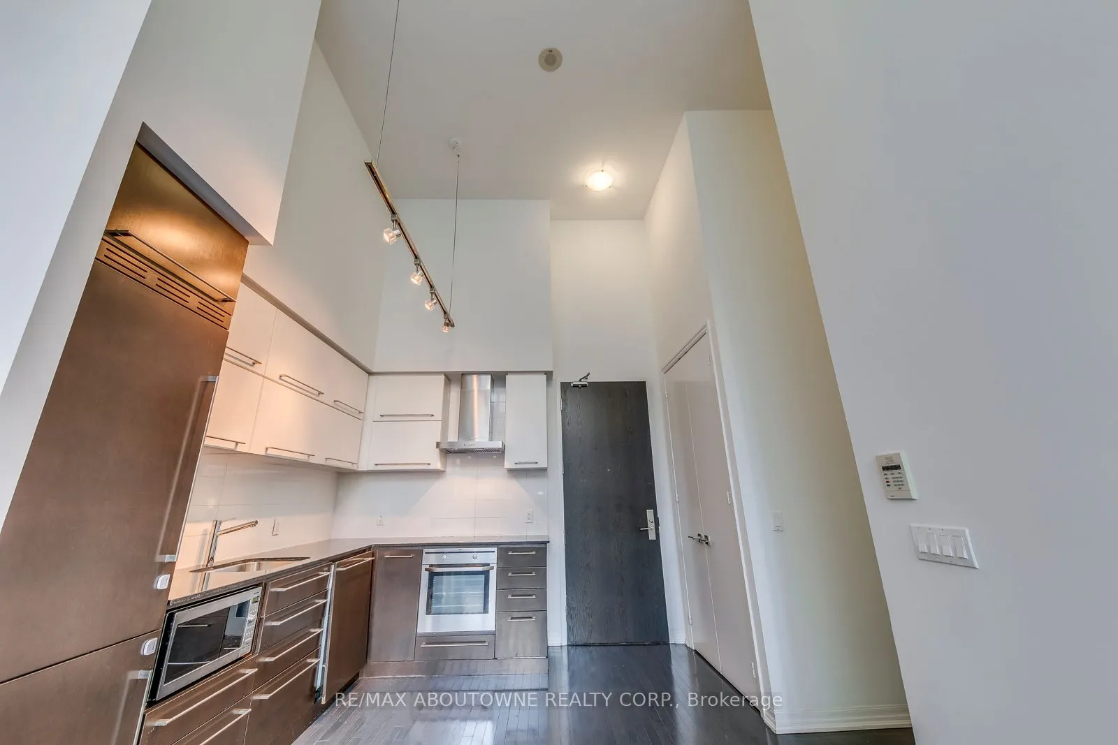 770 Bay Street, #202