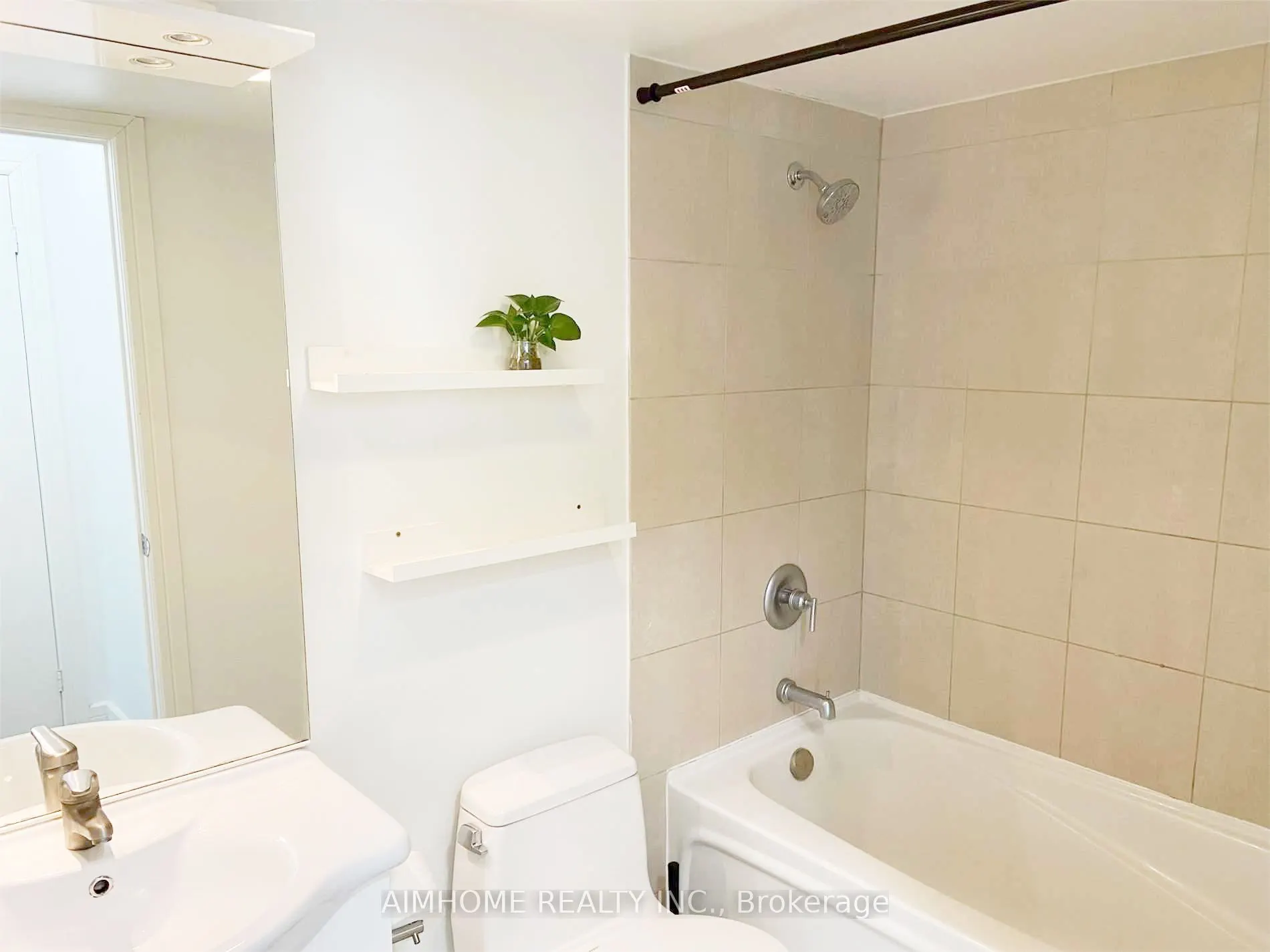 16 Harrison Garden Boulevard, #607