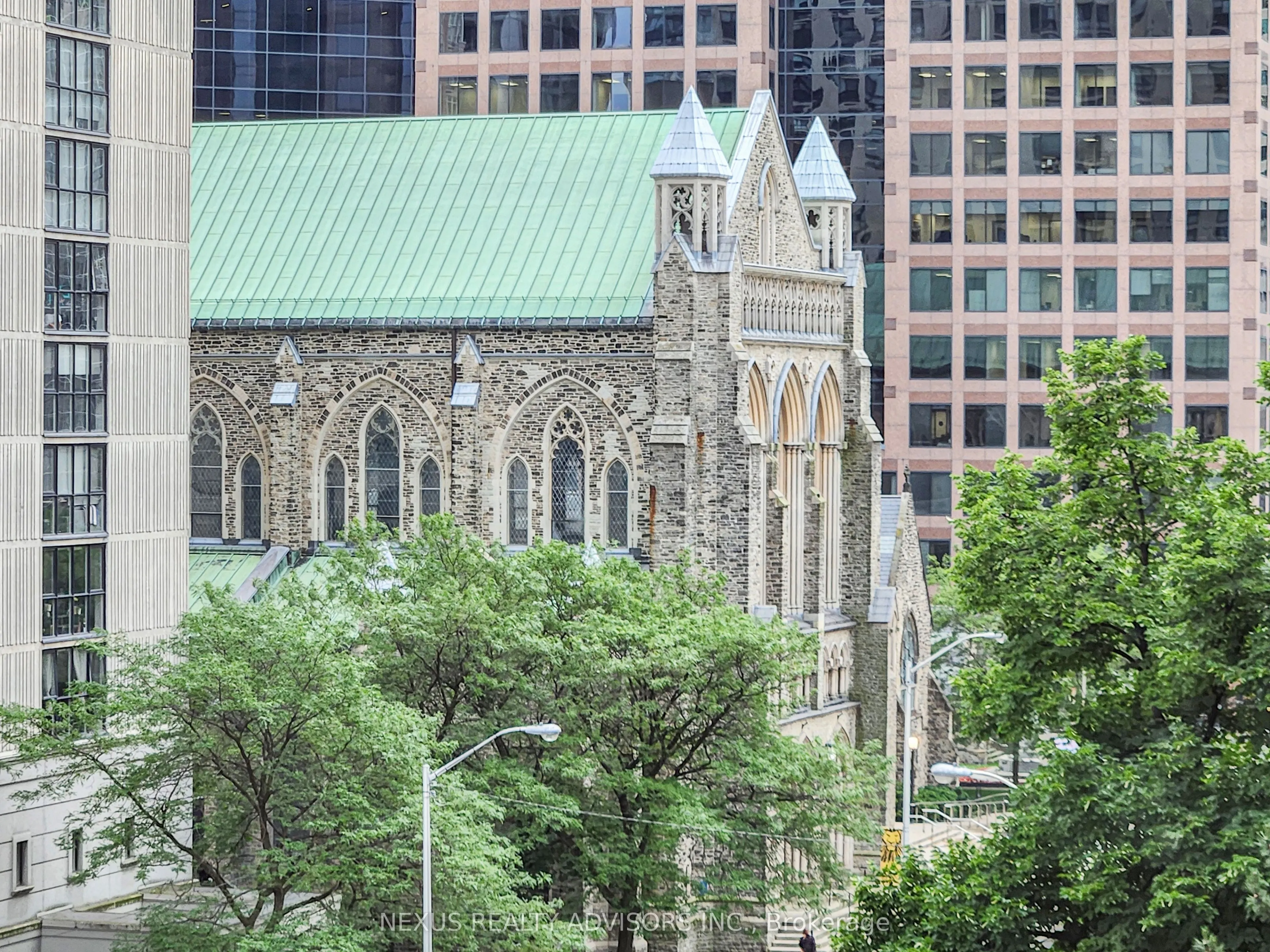 300 Bloor Street E, #909