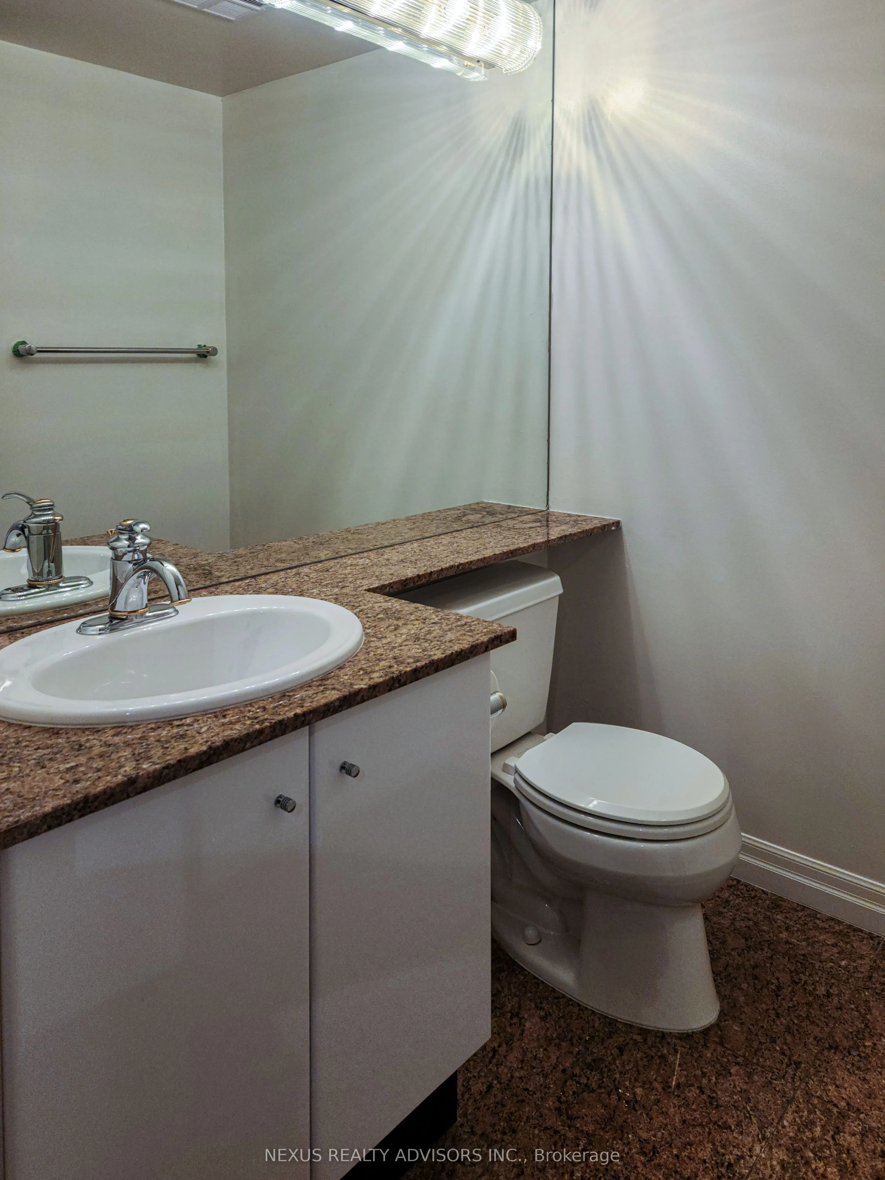 300 Bloor Street E, #909