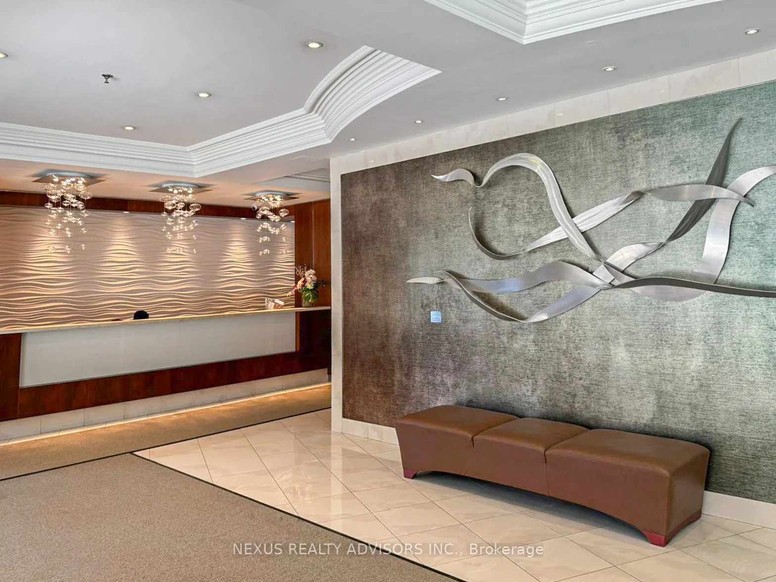 300 Bloor Street E, #909