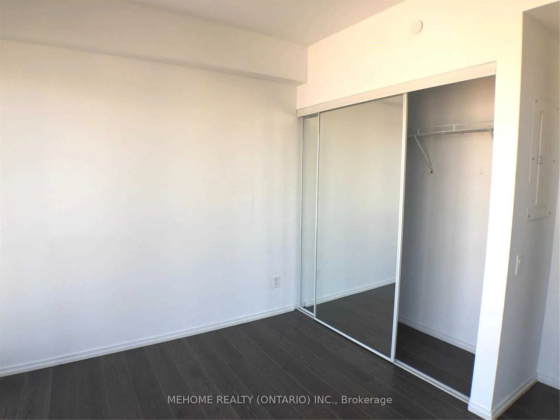 68 Shuter Street, #2208