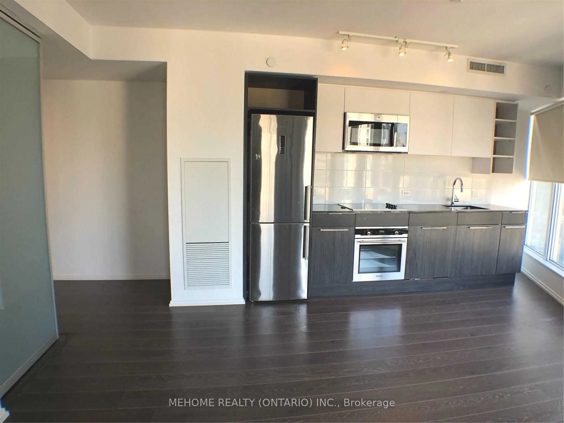 68 Shuter Street, #2208