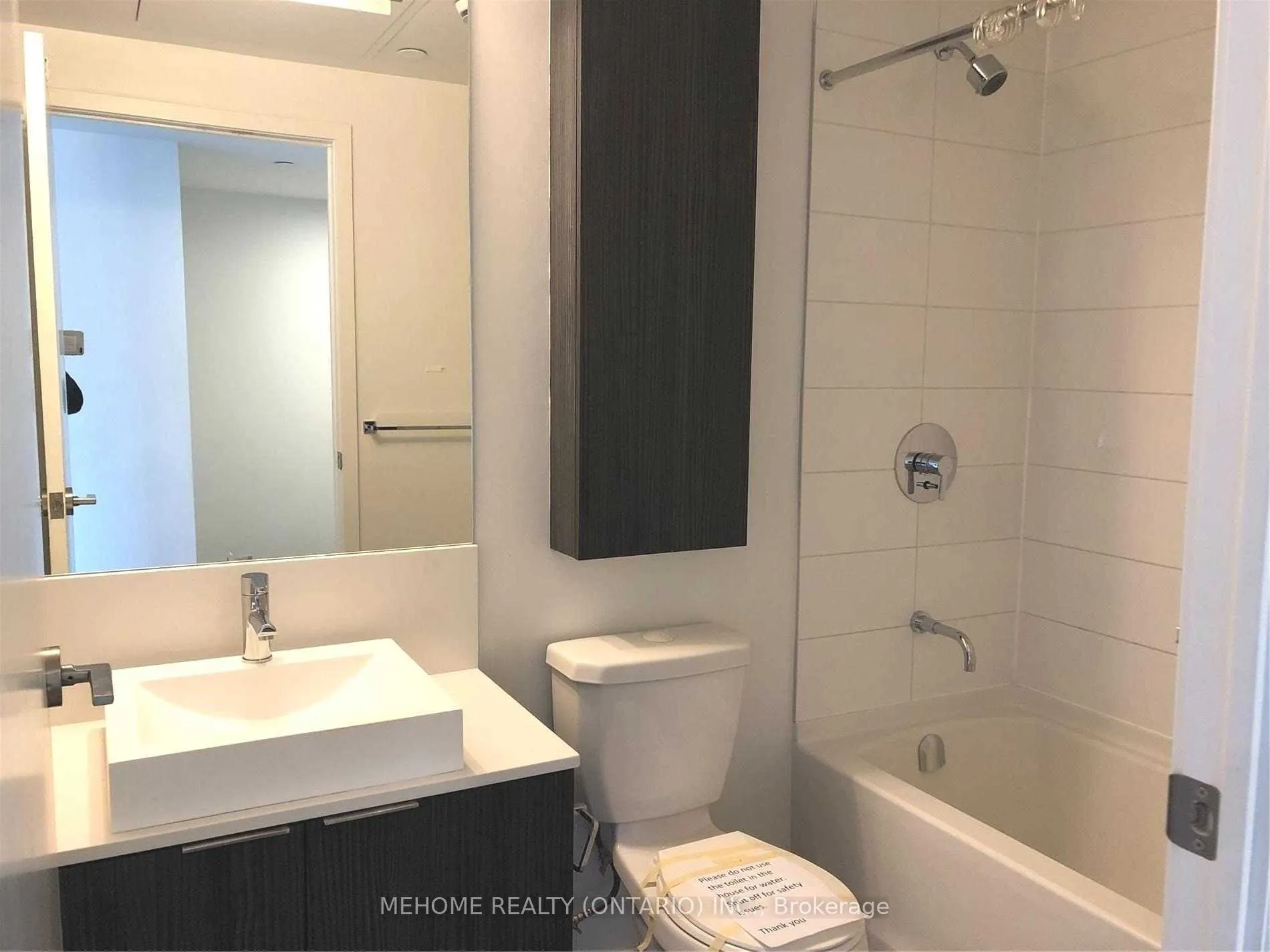 68 Shuter Street, #2208