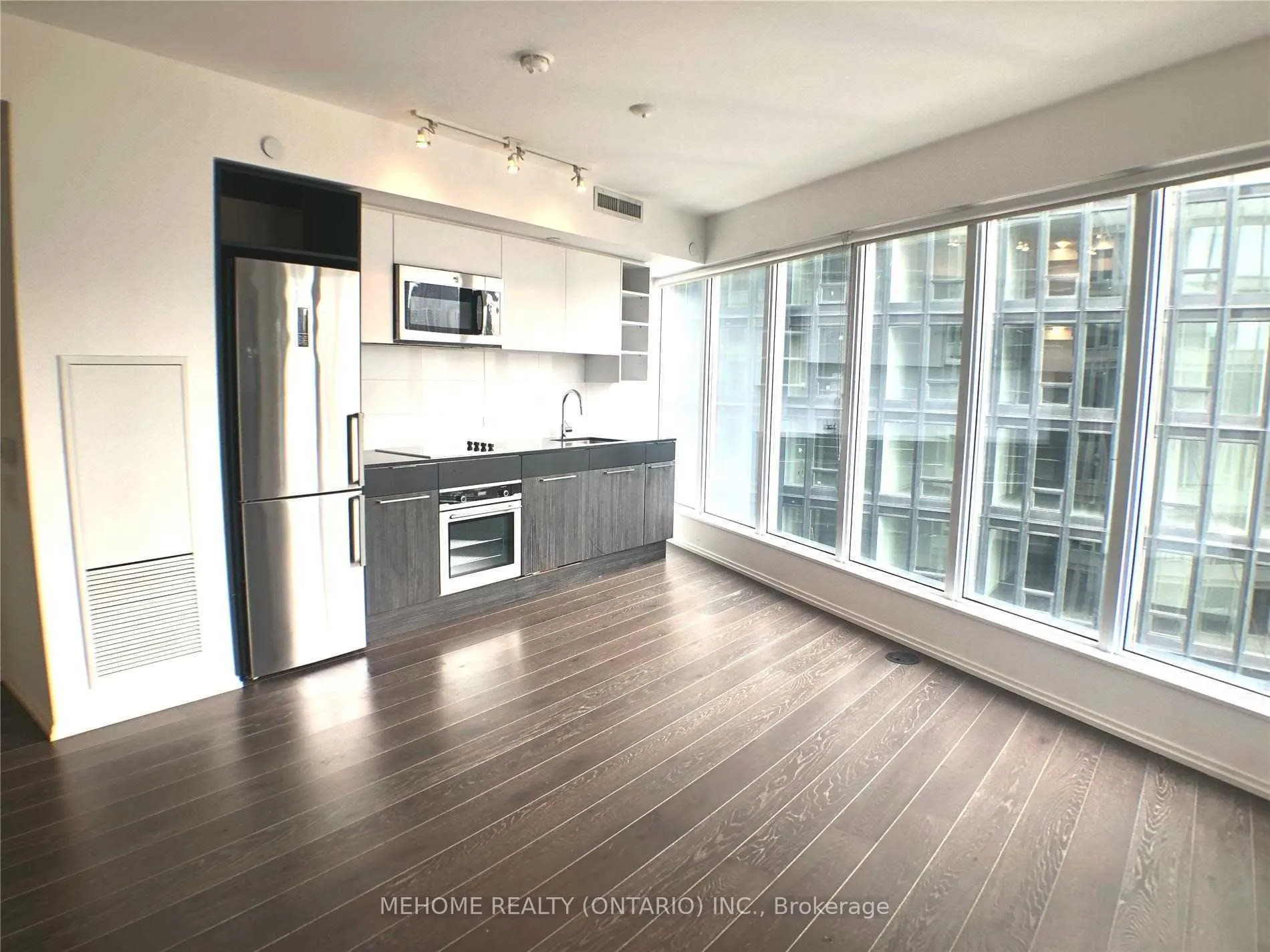 68 Shuter Street, #2208